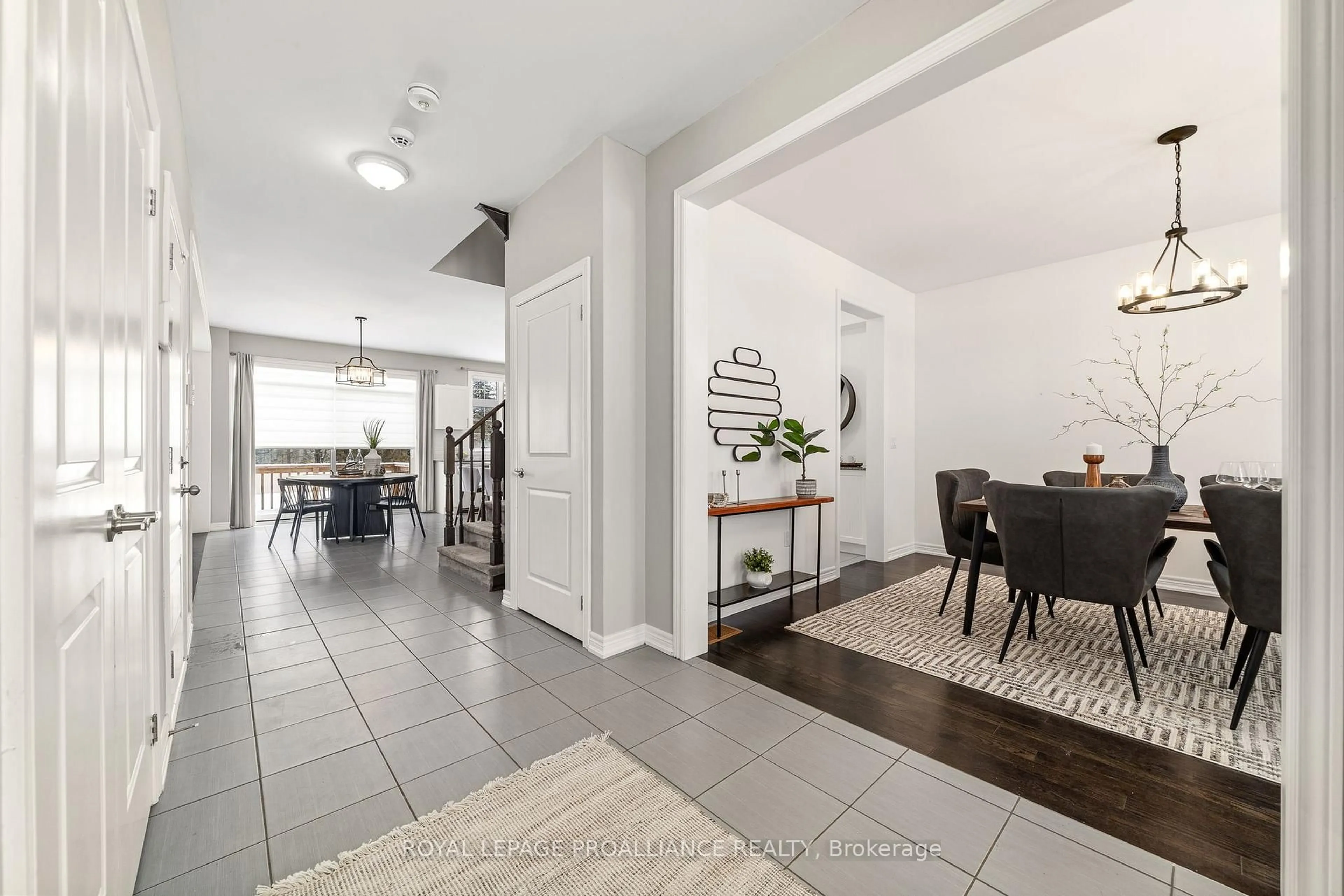 Indoor entryway for 61 Summer Breeze Dr, Prince Edward County Ontario K0K 1L0