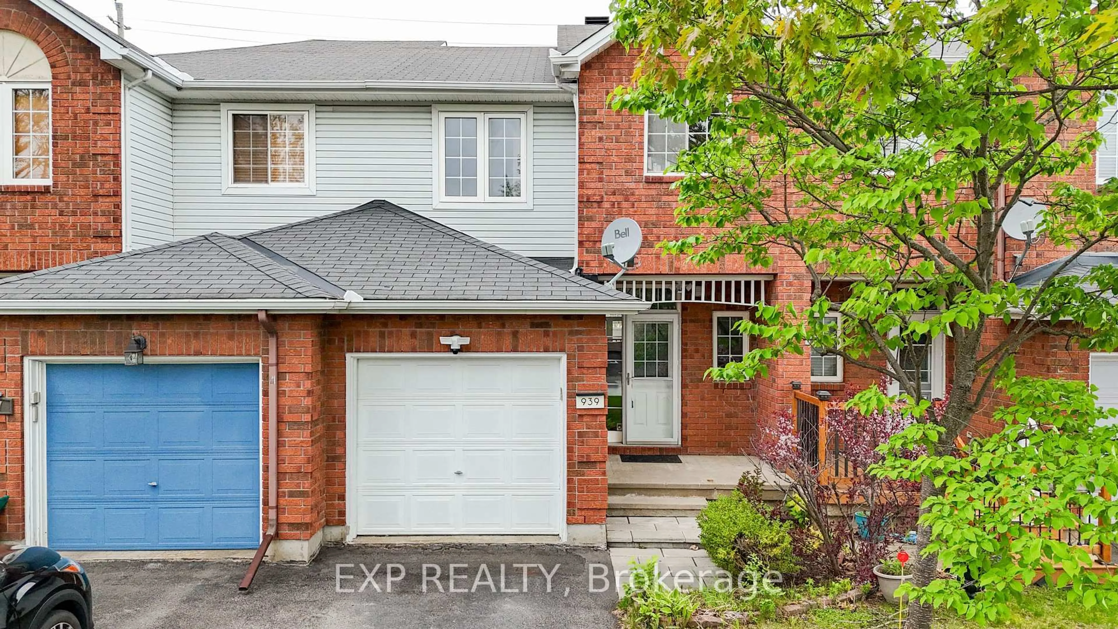 Home with brick exterior material, street for 939 MARKWICK Cres, Ottawa Ontario K4A 4J1