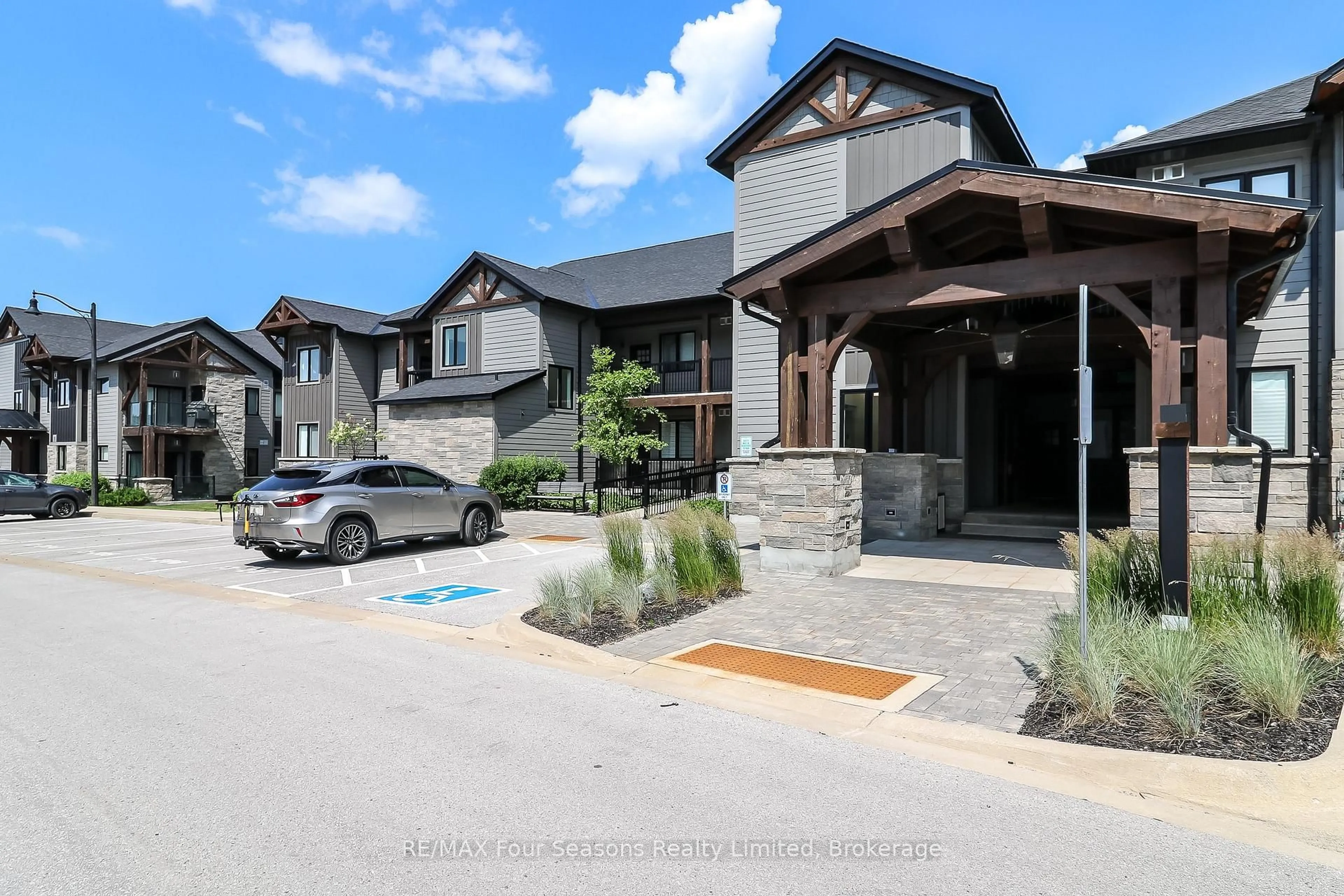 Unknown for 13 Beausoleil Lane #207, Blue Mountains Ontario L9Y 2X5