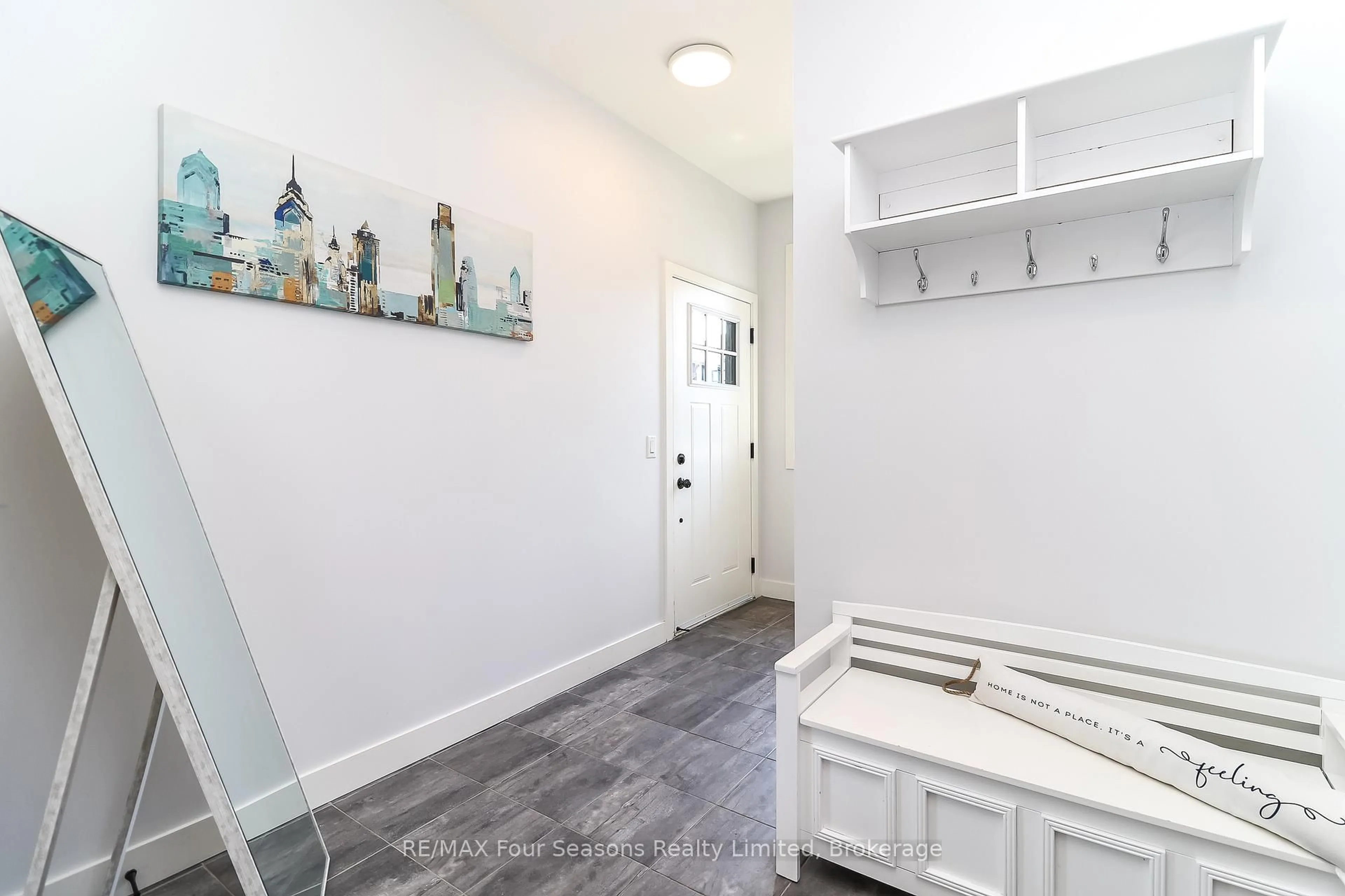 Indoor entryway for 13 Beausoleil Lane #207, Blue Mountains Ontario L9Y 2X5