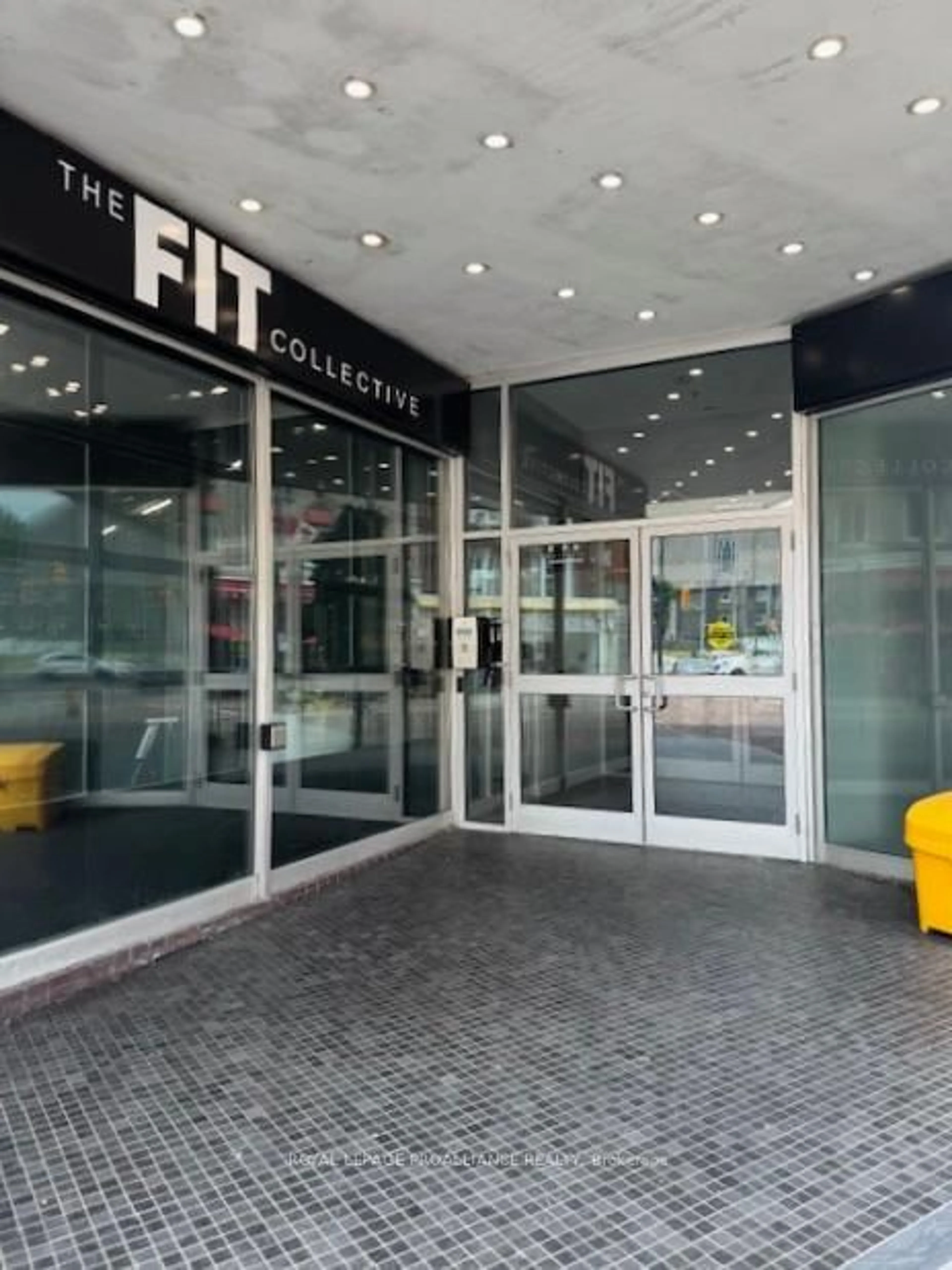 Indoor foyer for 199 Front St #514, Belleville Ontario K8N 5H5