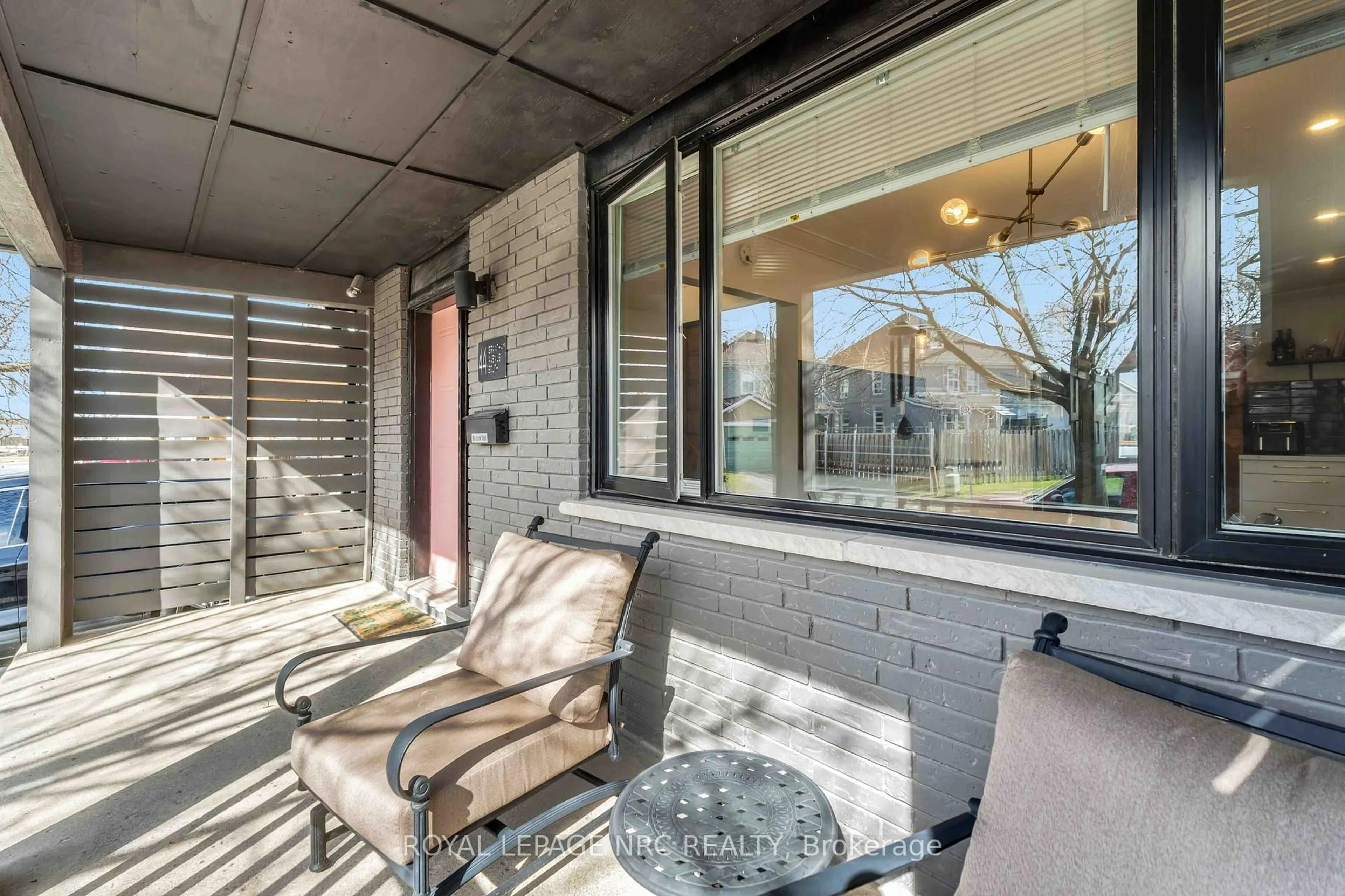 Patio, street for 44 Grantham Ave, St. Catharines Ontario L2P 3B4