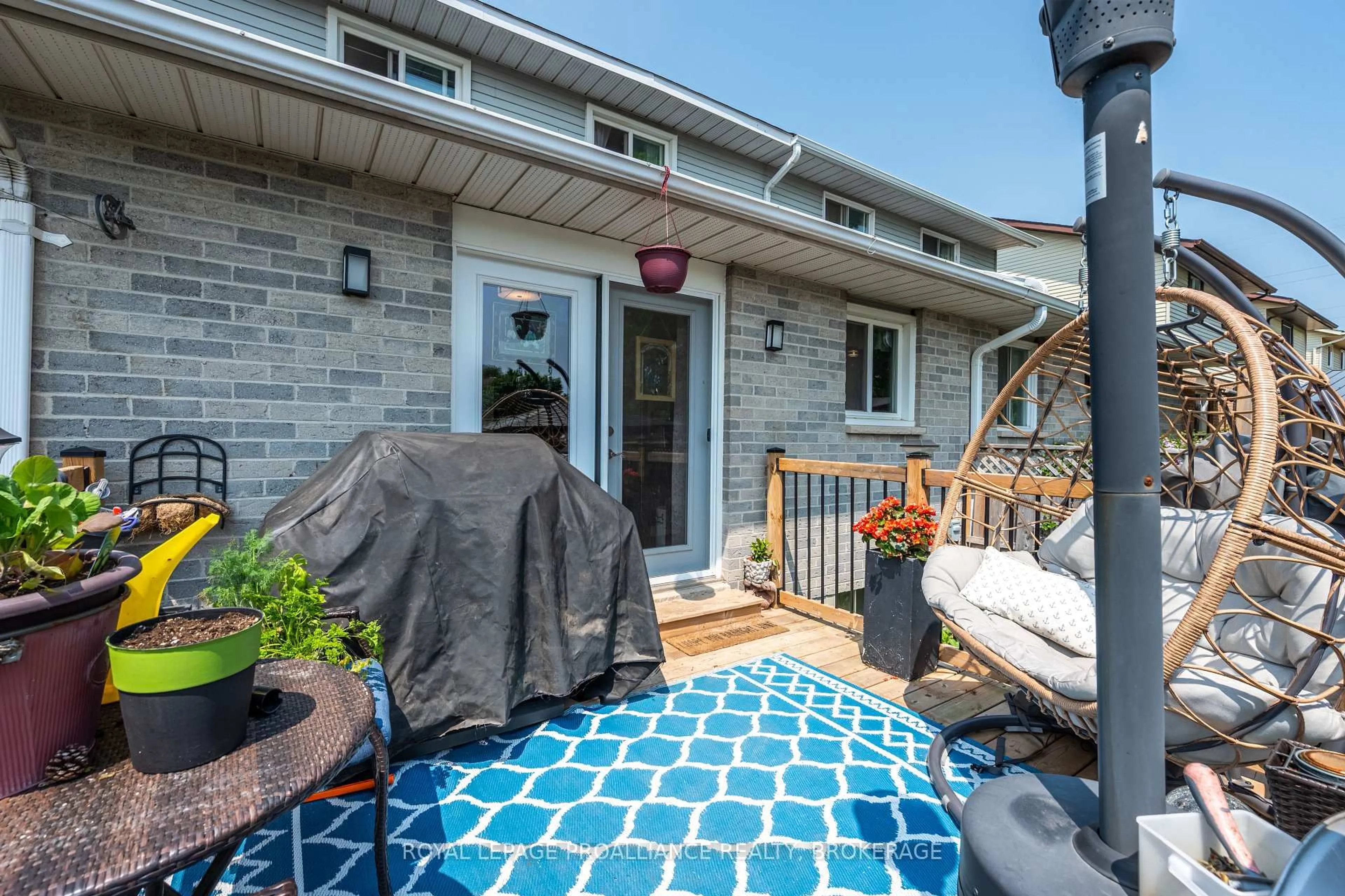 Patio, street for 587 Davis Dr, Kingston Ontario K7M 7Y4