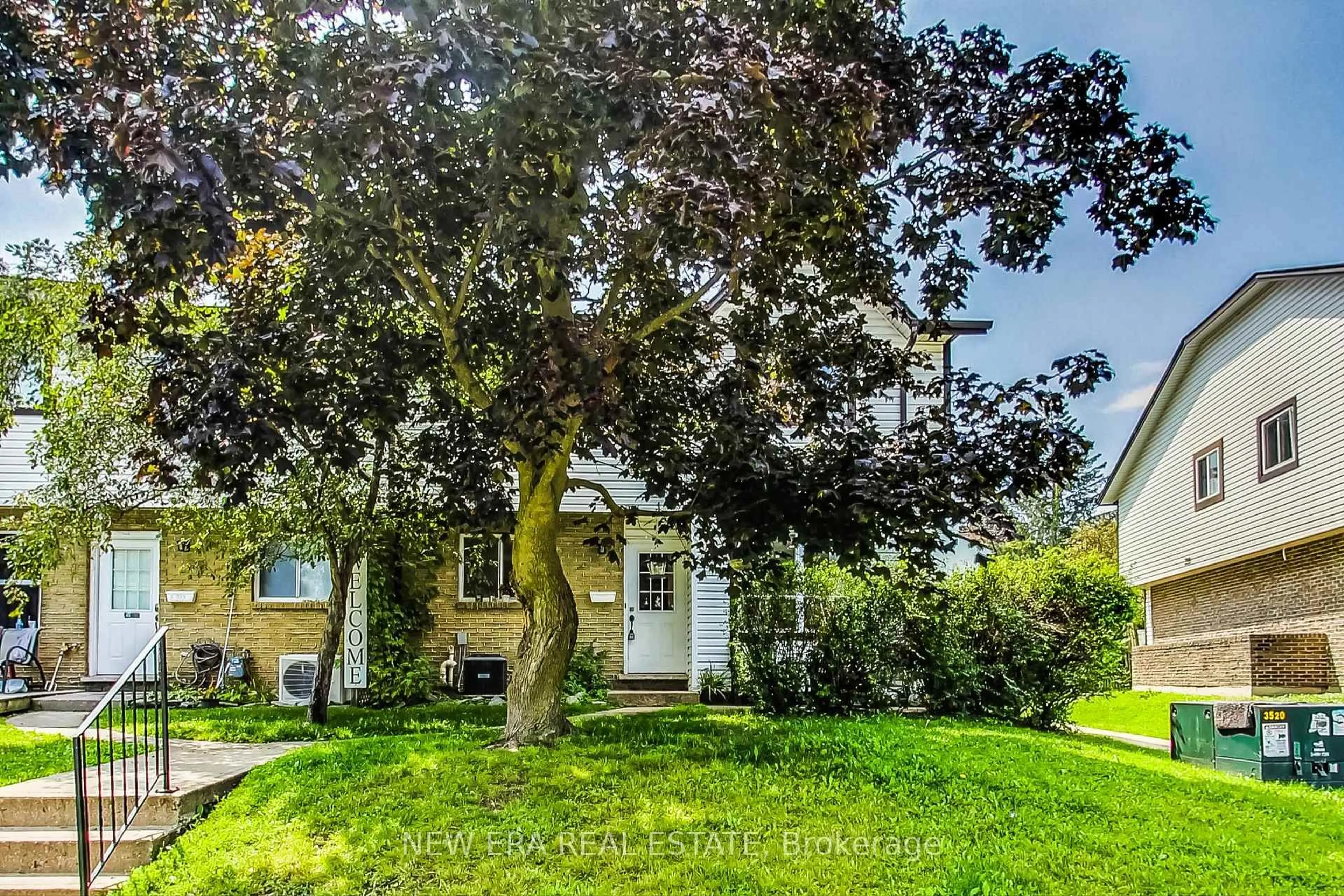 A pic from outside/outdoor area/front of a property/back of a property/a pic from drone, street for 375 Pioneer Dr #1, Kitchener Ontario N2P 1L8