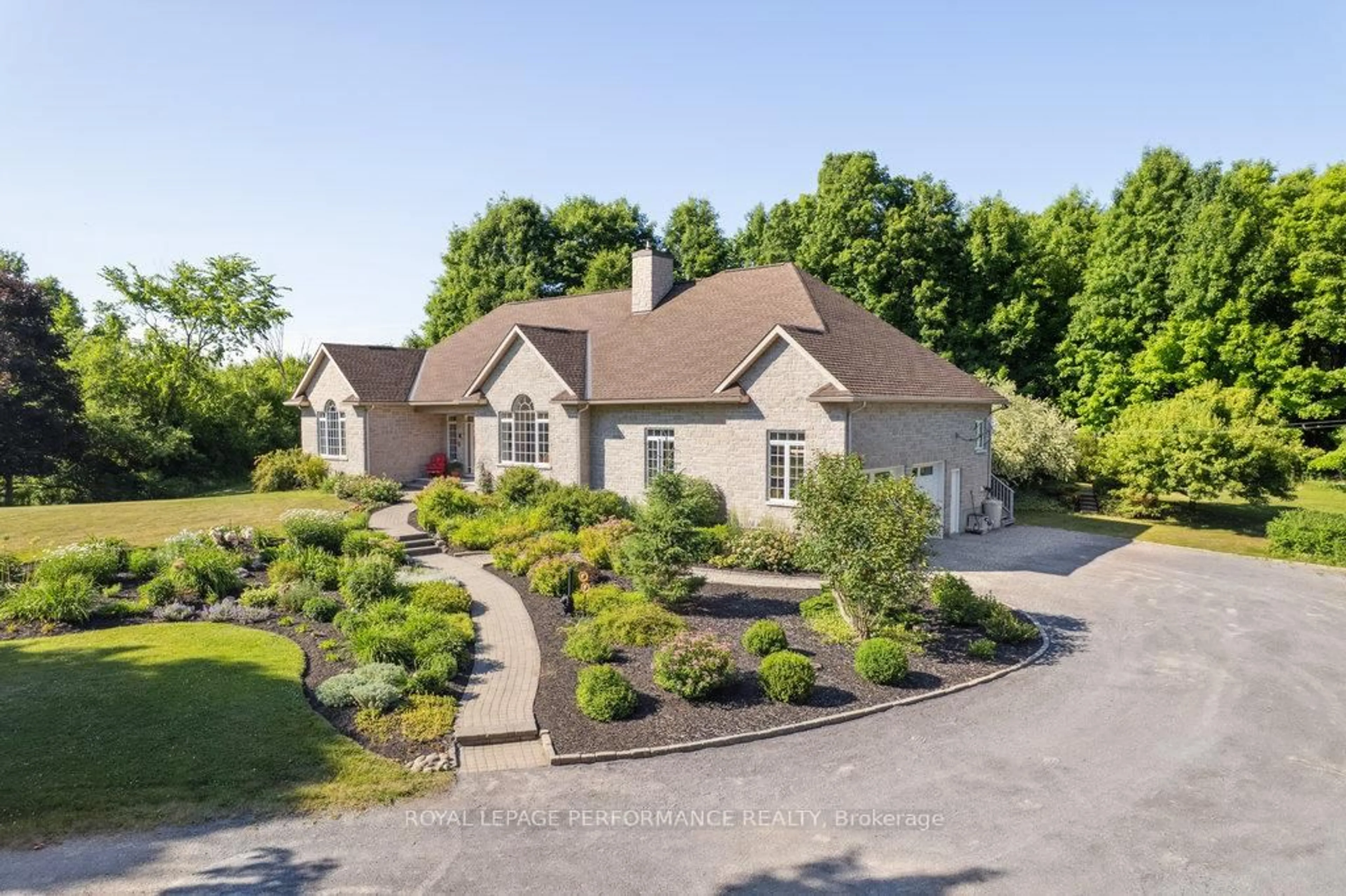 A pic from outside/outdoor area/front of a property/back of a property/a pic from drone, street for 2830 Torwood Dr, Ottawa Ontario K0A 1T0