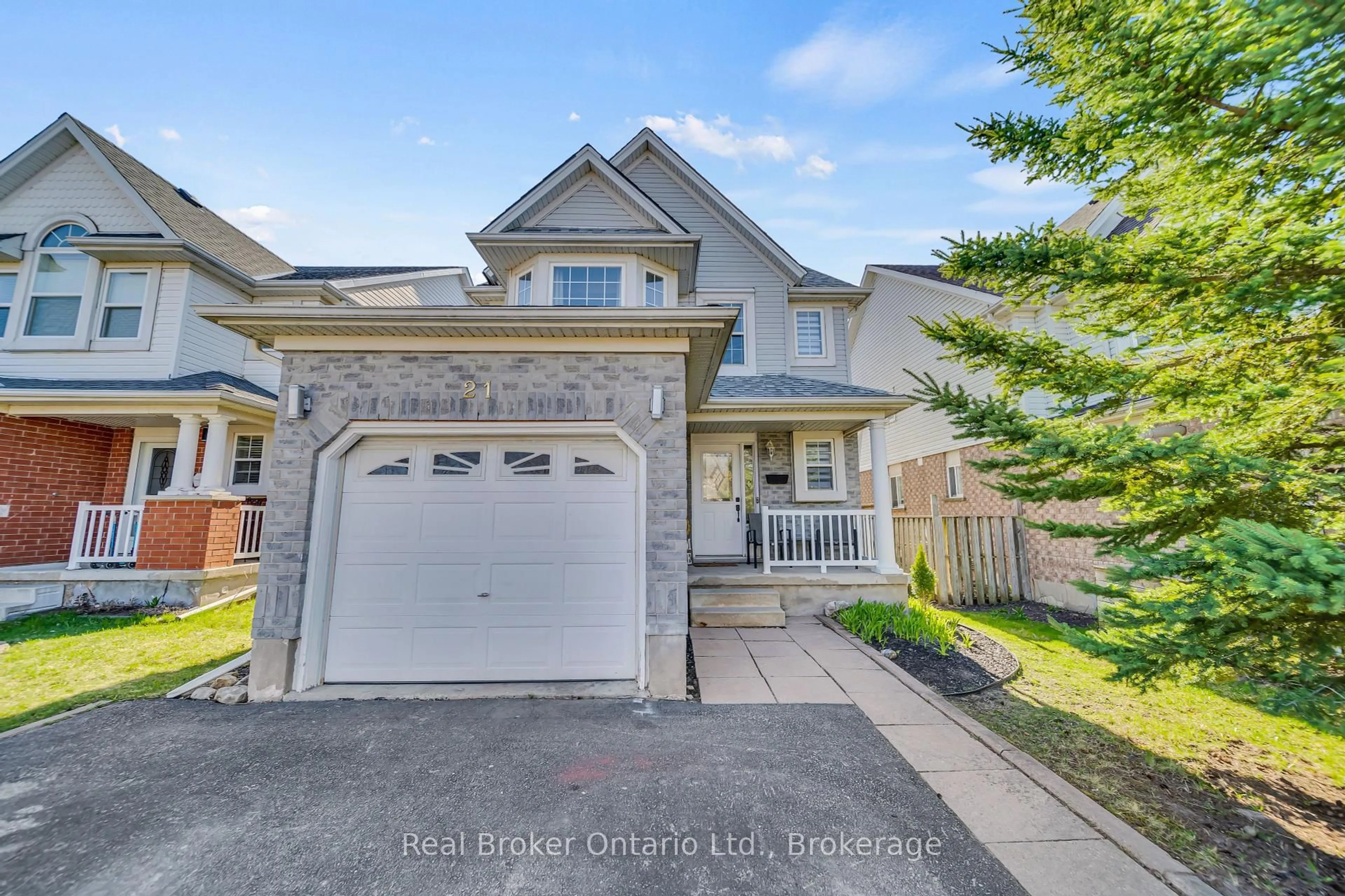 A pic from outside/outdoor area/front of a property/back of a property/a pic from drone, street for 21 Mackay St, Guelph Ontario N1E 7H3