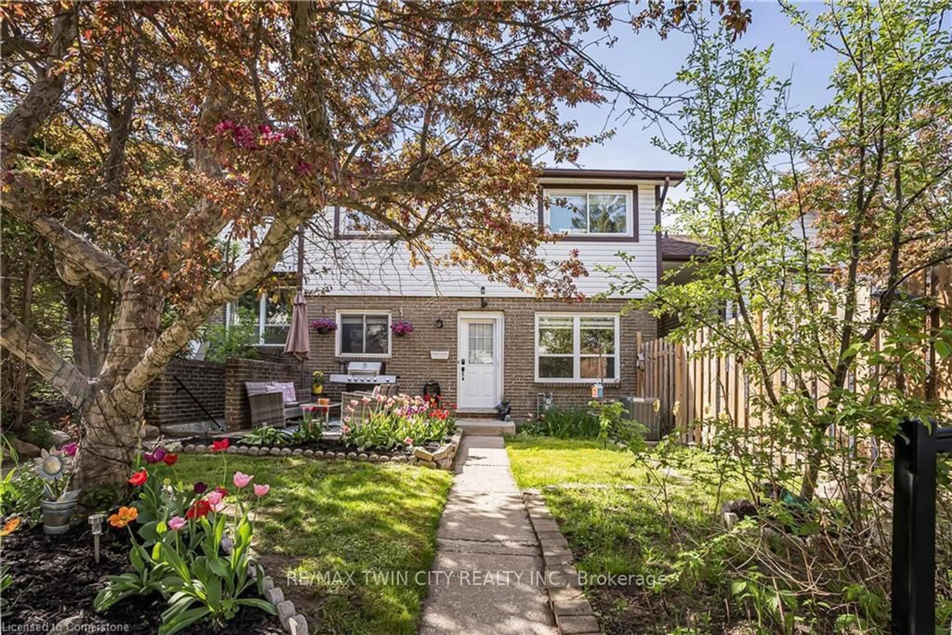 Unknown for 391 Pioneer Dr #3, Kitchener Ontario N2P 1L8