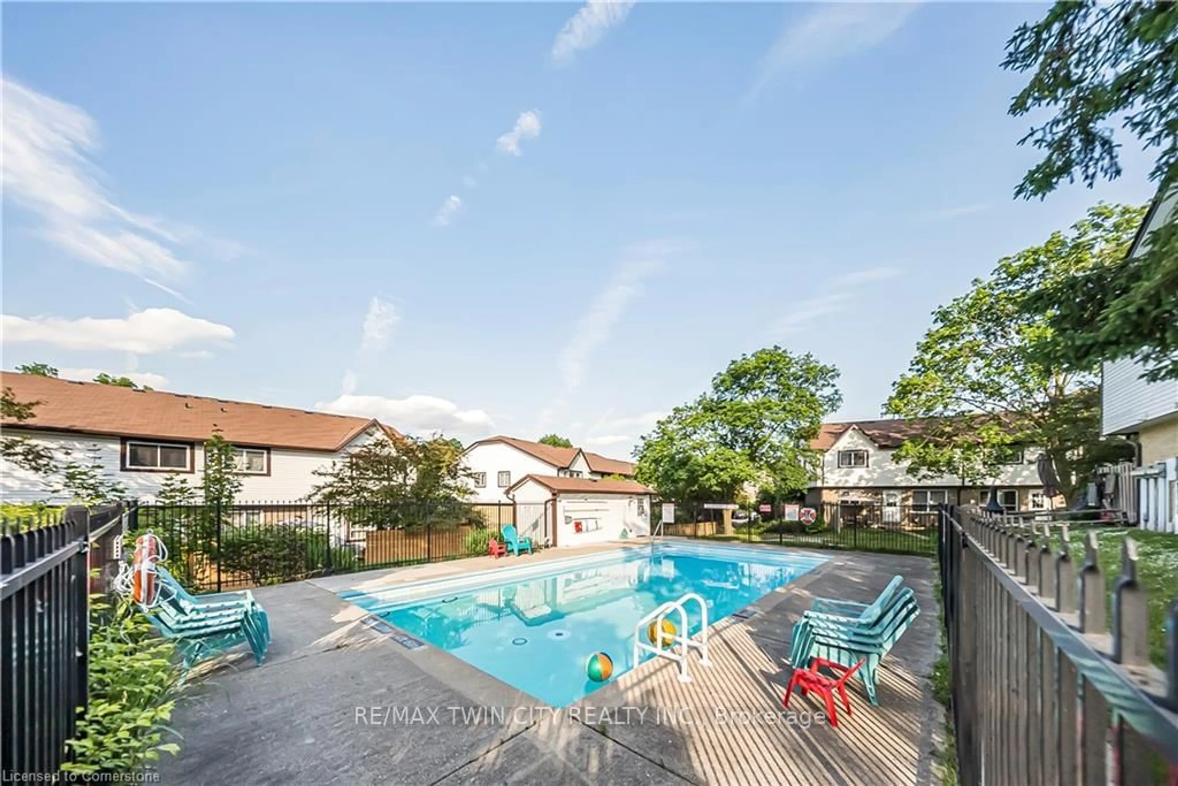 Pool for 391 Pioneer Dr #3, Kitchener Ontario N2P 1L8