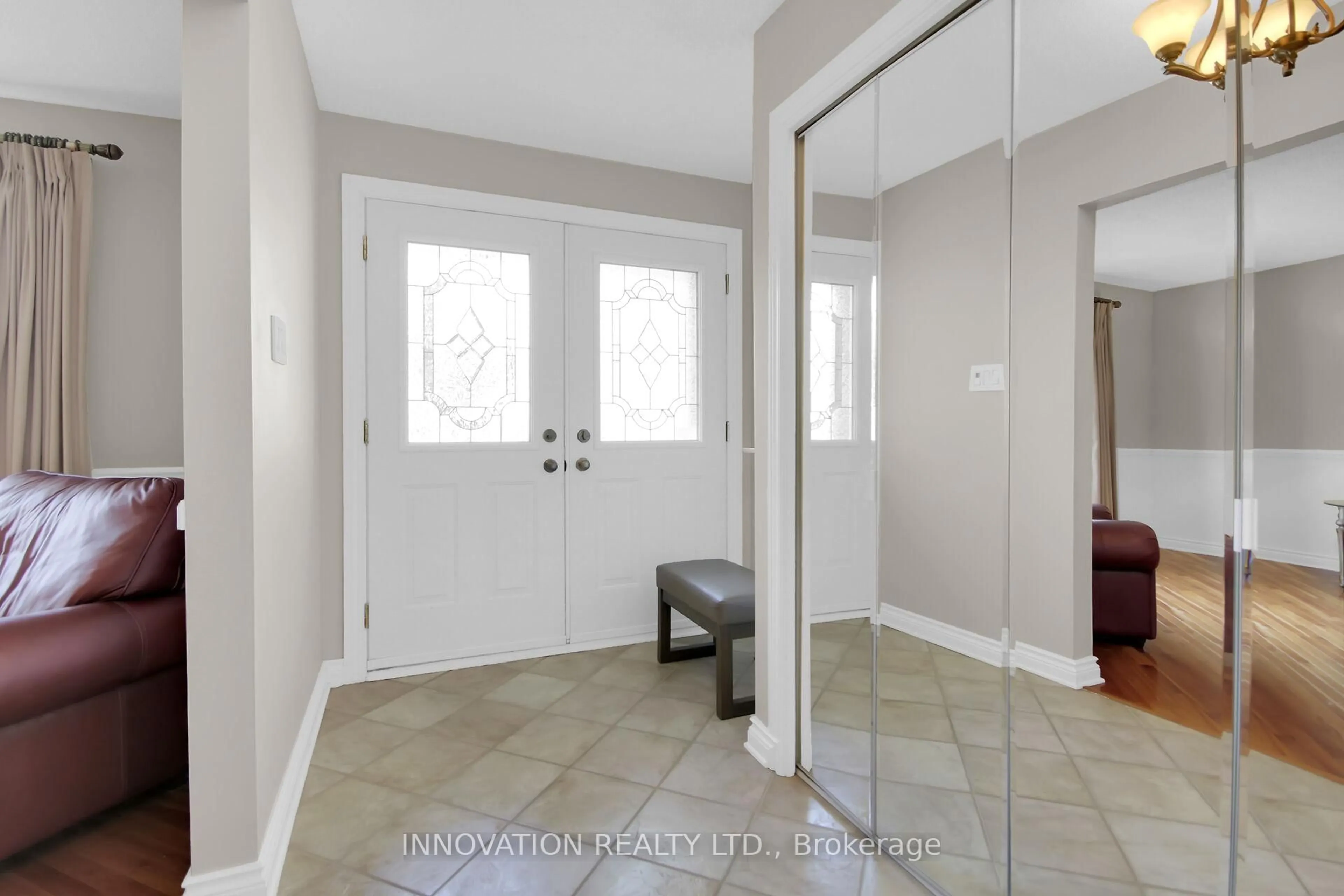 Indoor entryway for 3330 Southgate Rd #204, Ottawa Ontario K1V 8X3