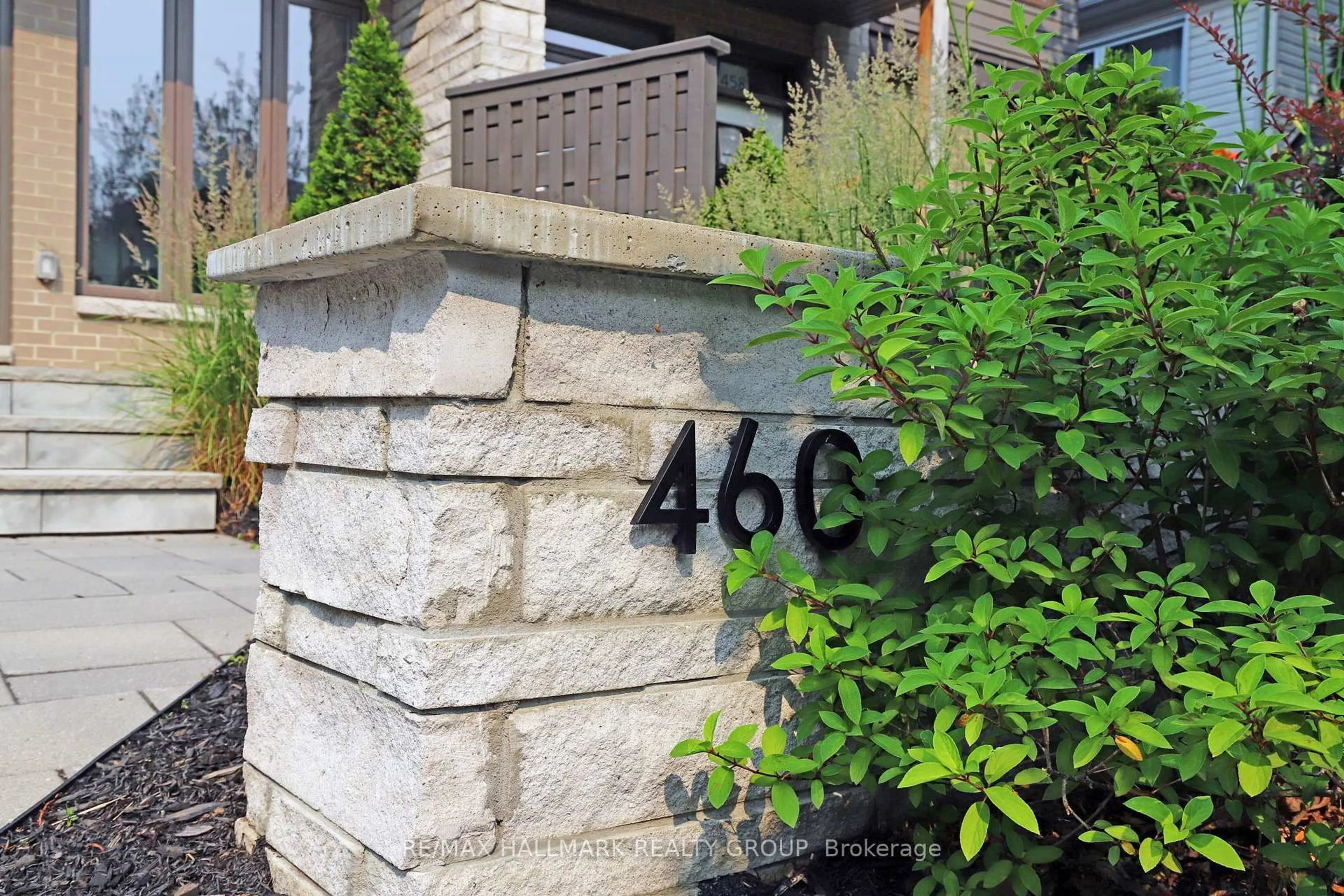 Unknown for 460 Bevan Ave, Ottawa Ontario K1Z 5S4