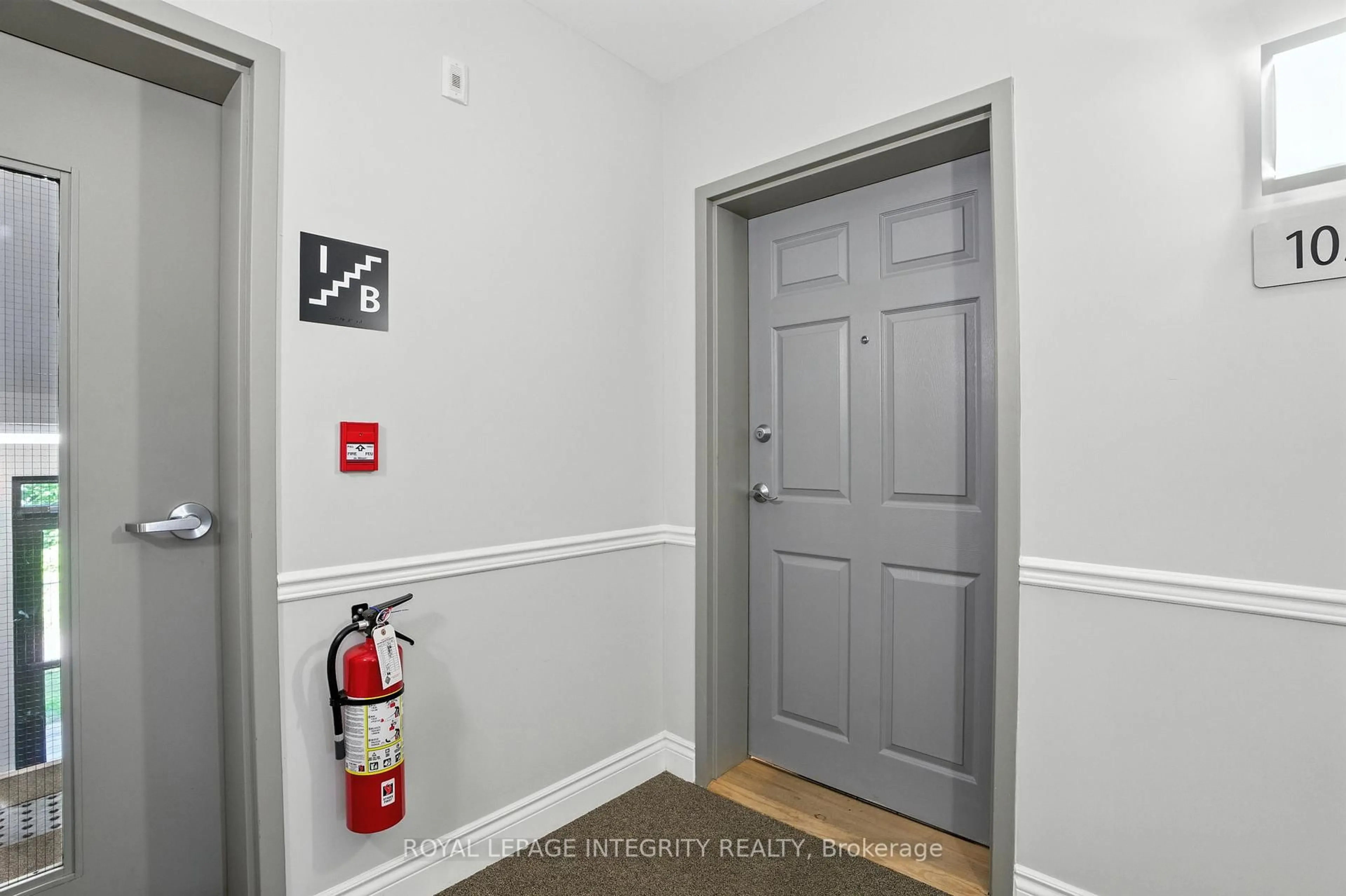 Indoor entryway for 700 Du Rivage St #3, Clarence-Rockland Ontario K4K 0K4