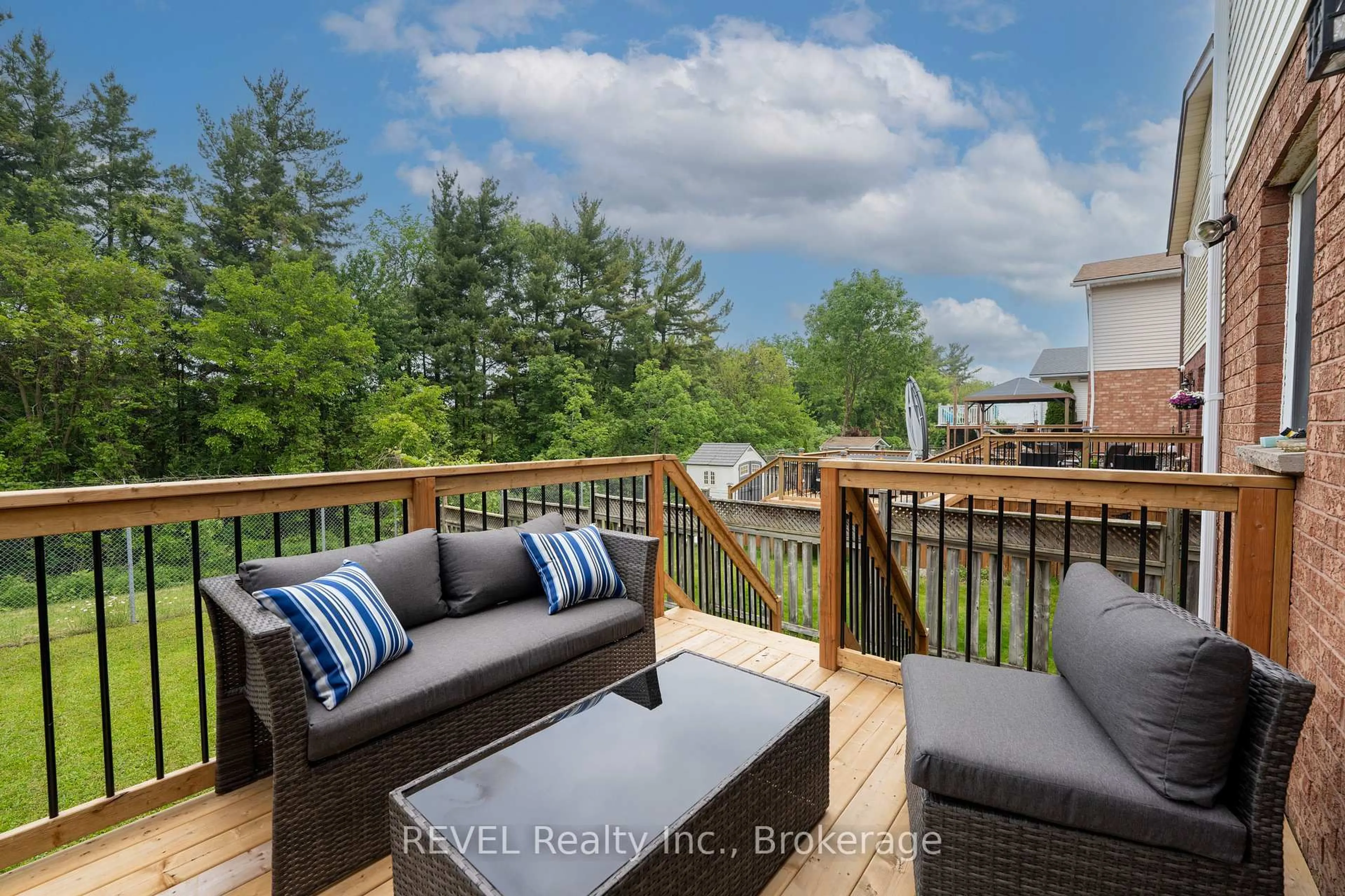 Patio, water/lake/river/ocean view for 6615 Harper Dr, Niagara Falls Ontario L2E 7H7