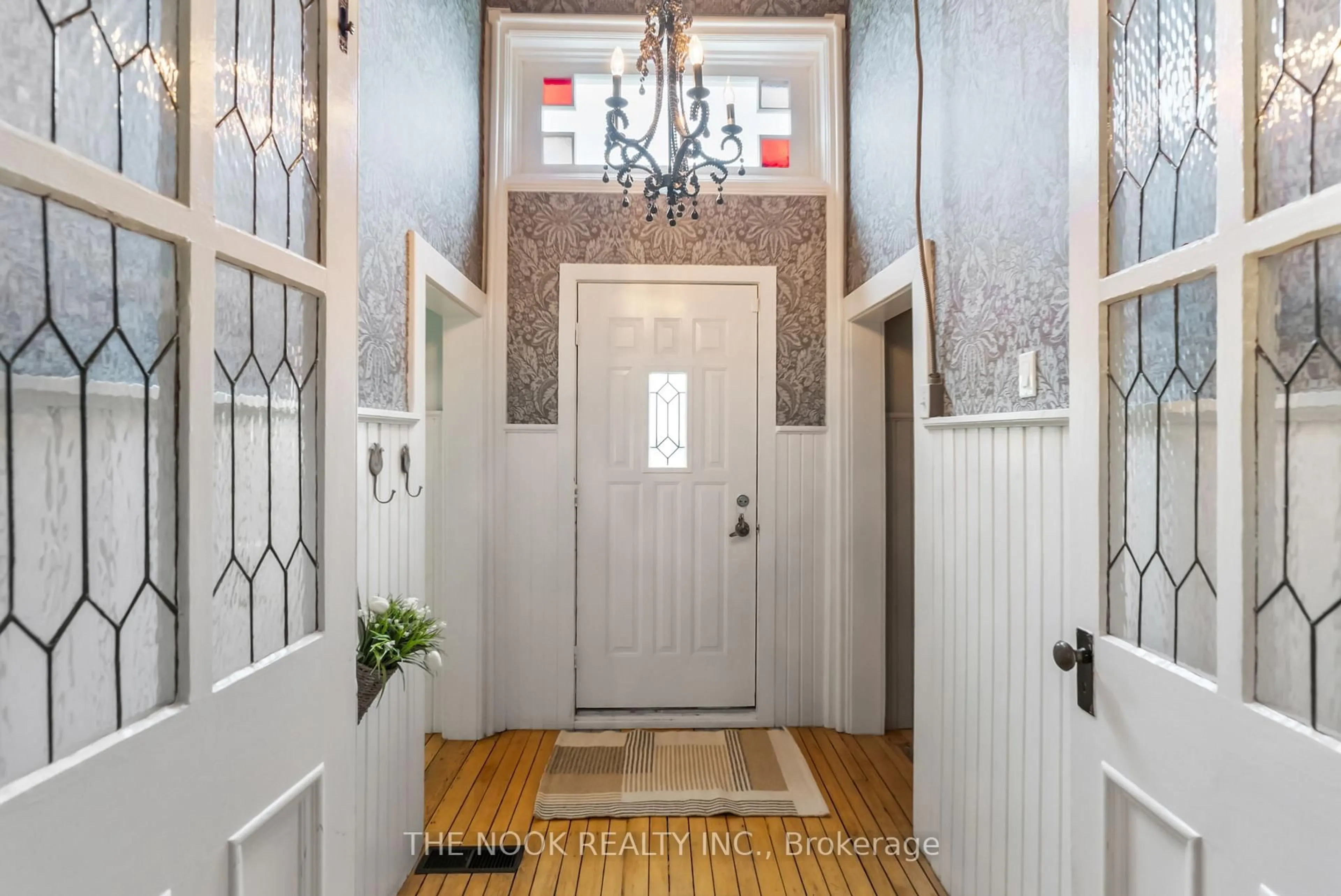 Indoor entryway for 275 VALENTIA Rd, Kawartha Lakes Ontario K0M 2C0