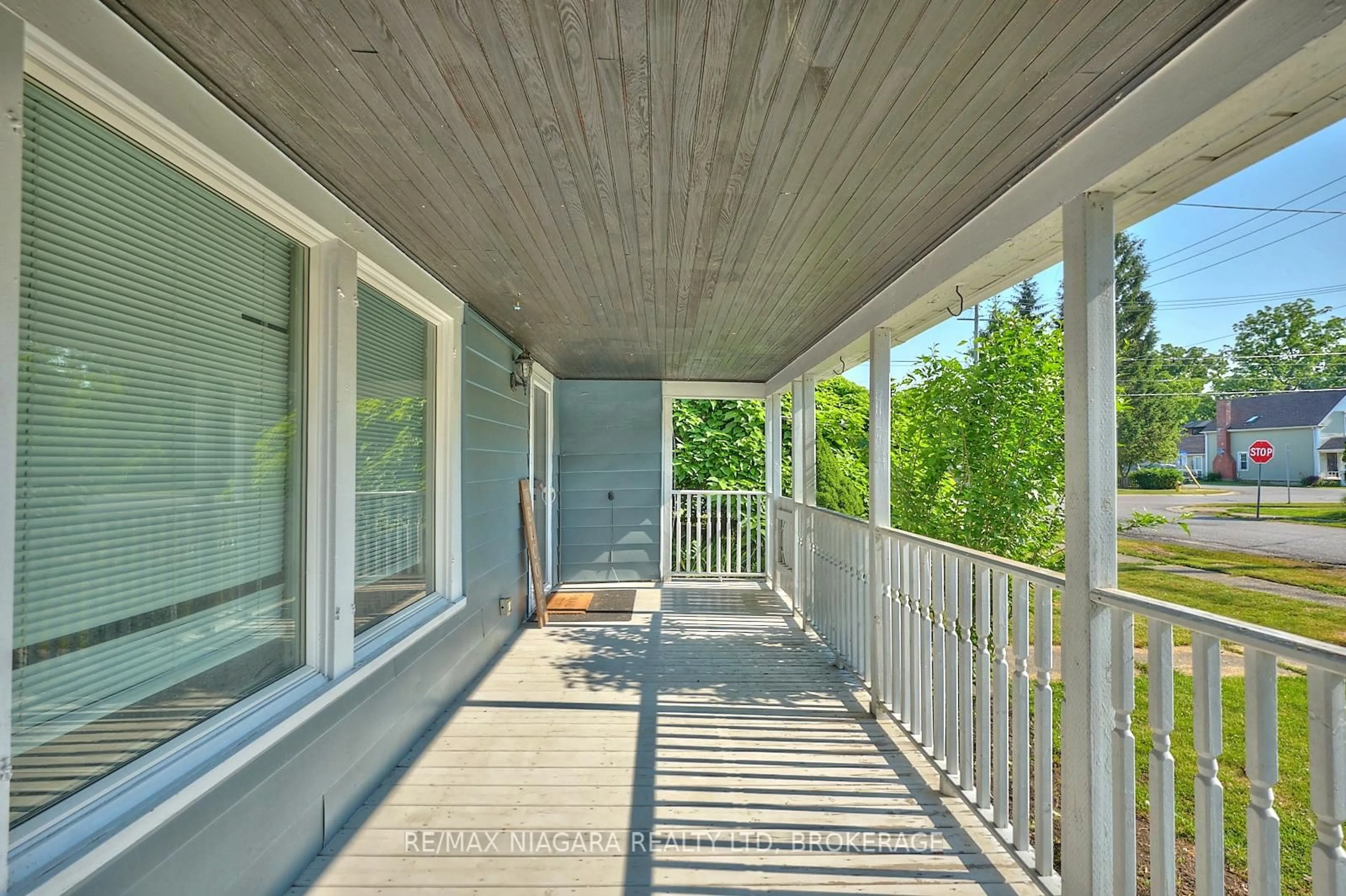 Patio, street for 365 South Mill St, Fort Erie Ontario L0S 1N0