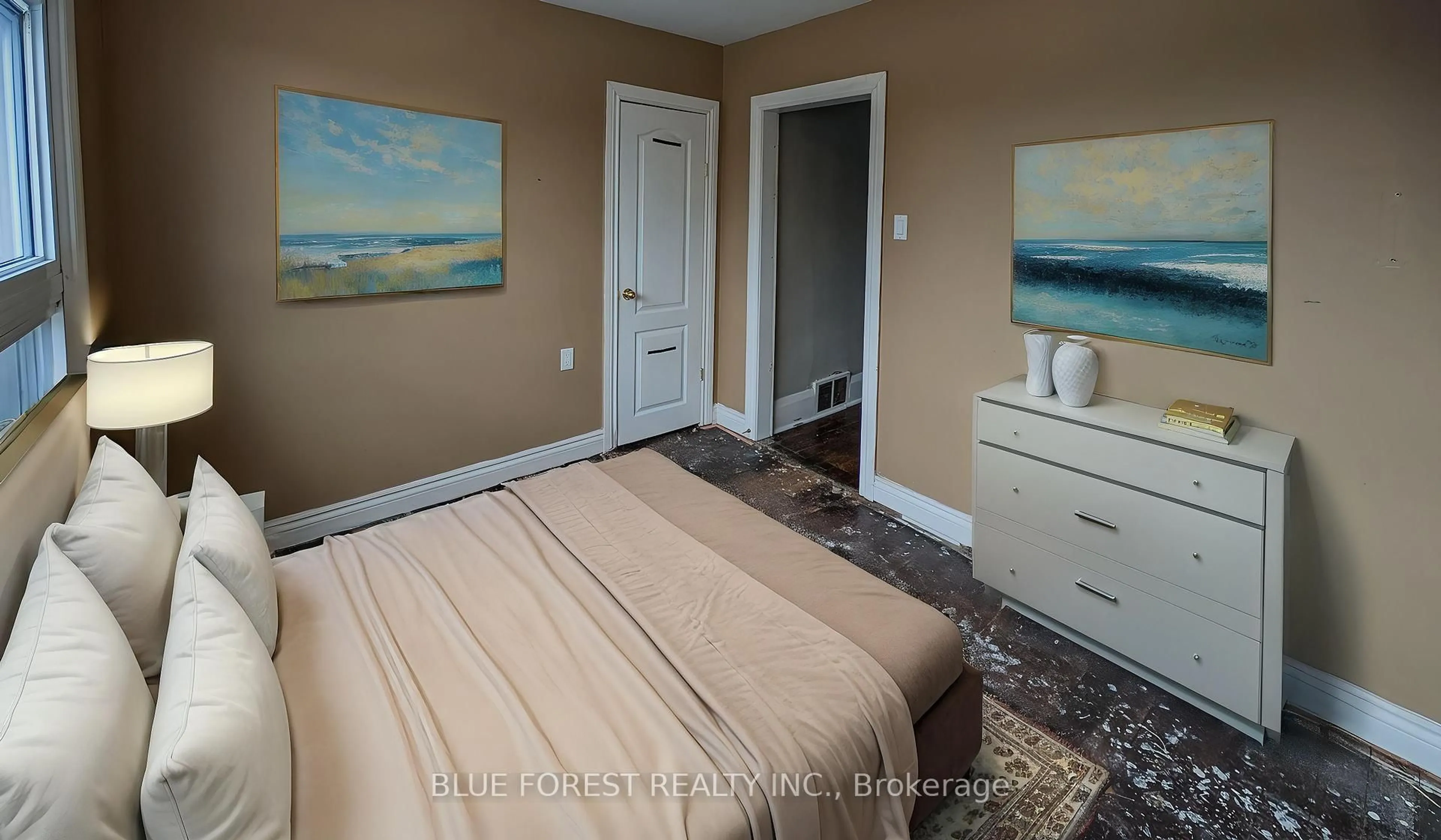 Bedroom with bed, unknown for 104 Oak St, London East Ontario N5Z 2H6