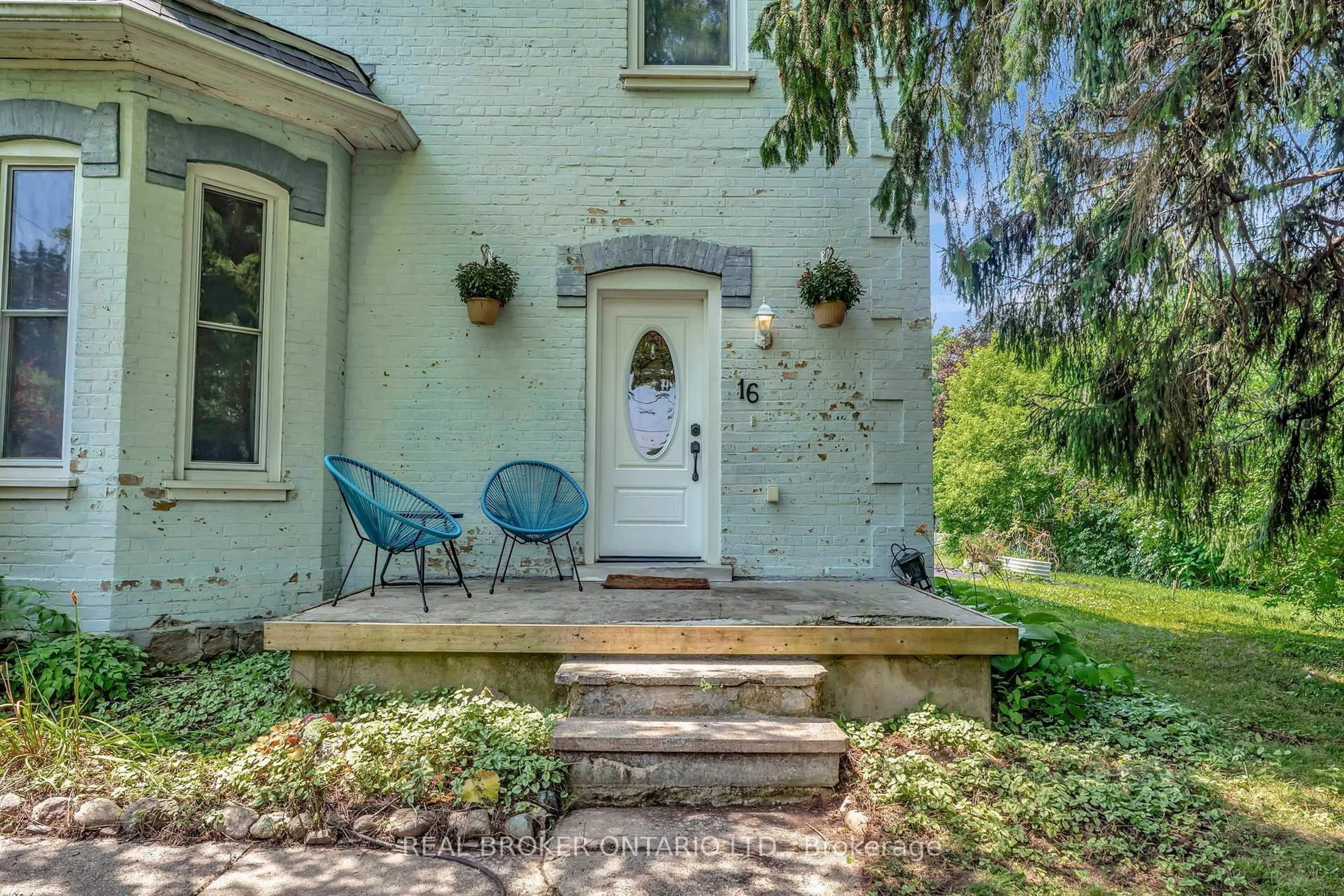 Patio, street for 16 Stover St, Norwich Ontario N0J 1P0