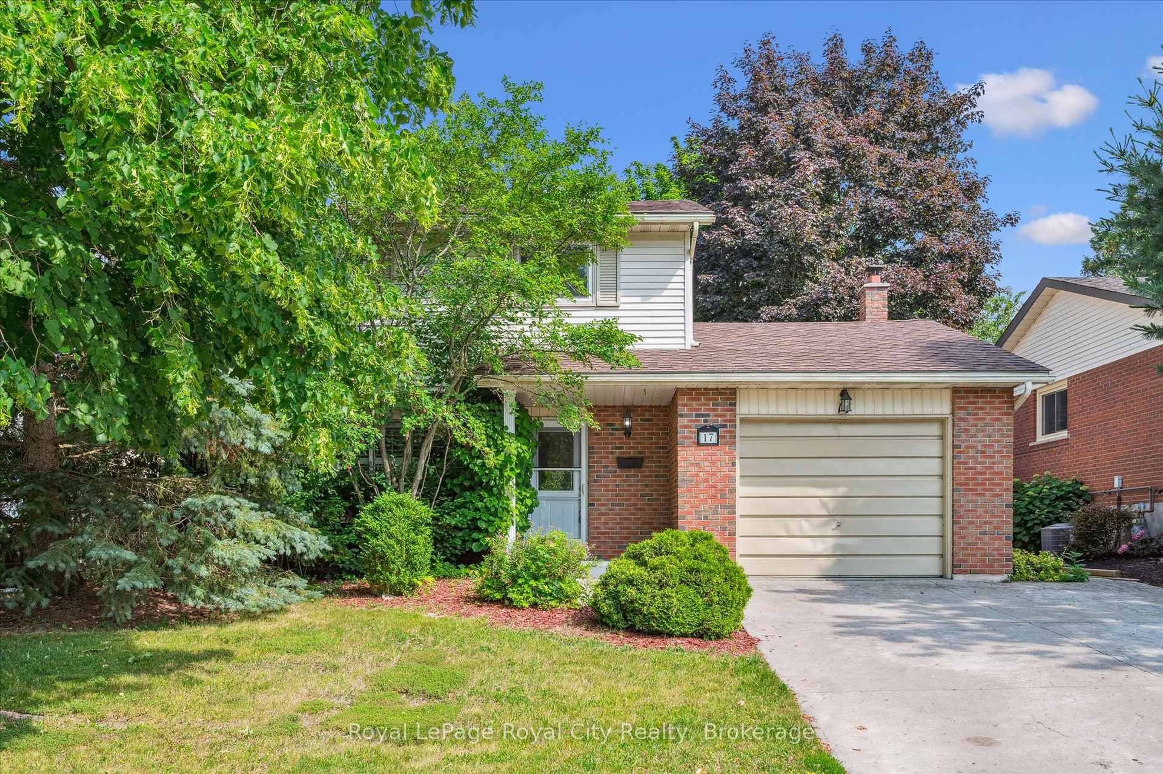 Home with brick exterior material, street for 17 Springdale Blvd, Guelph Ontario N1H 6X4