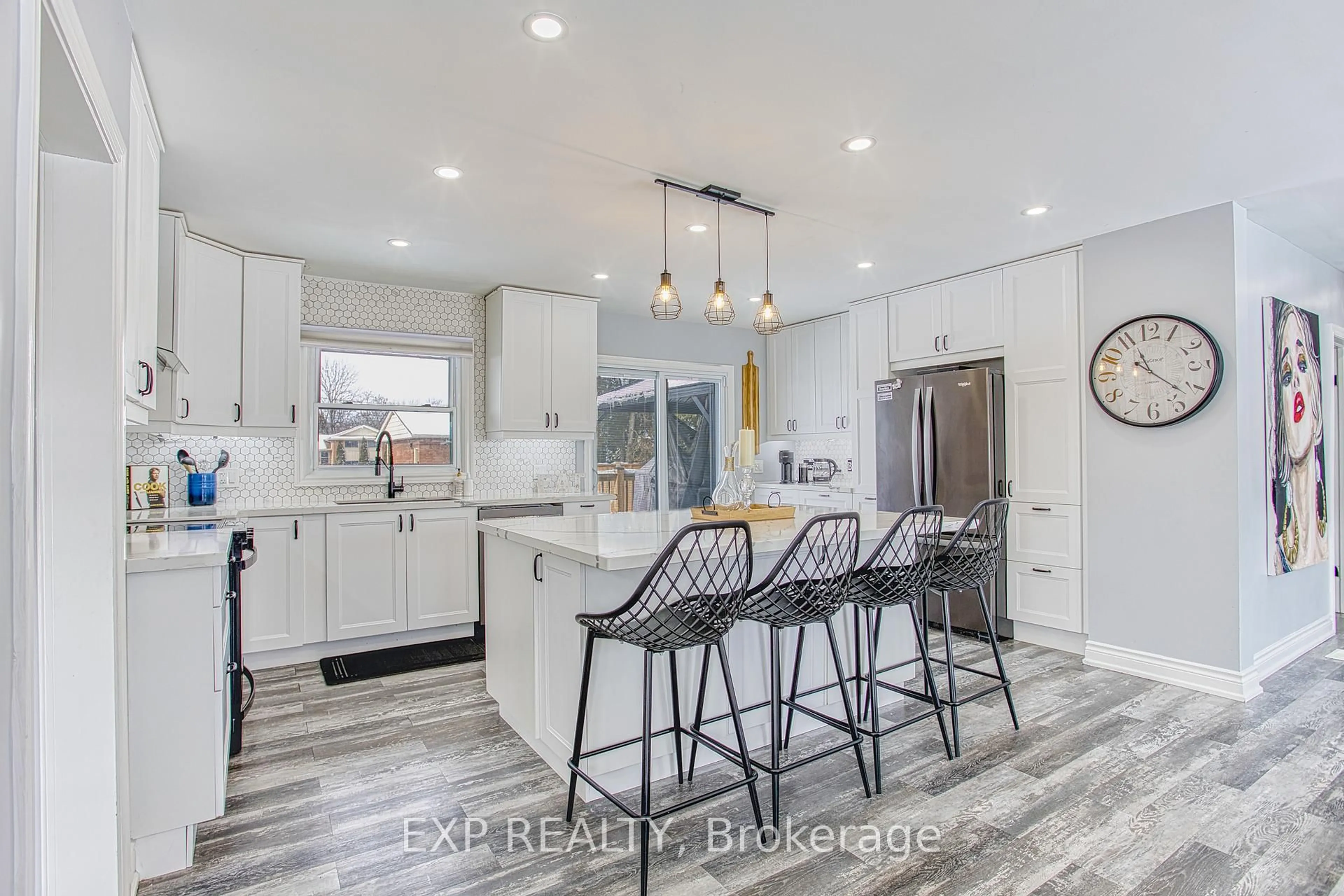 Open concept kitchen, ceramic/tile floor for 4382 Central Ave, Lincoln Ontario L0R 1B6