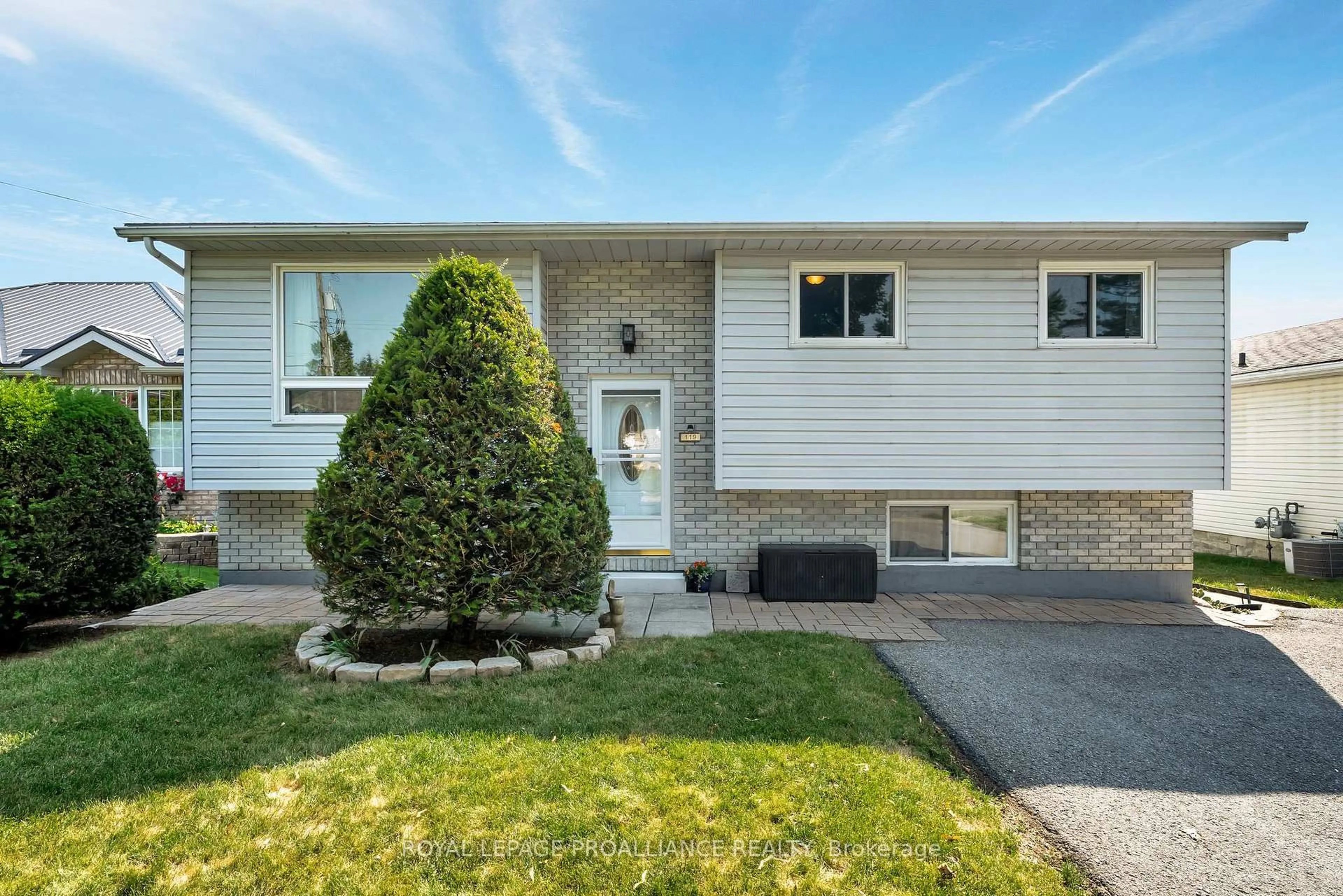 Home with vinyl exterior material, street for 119 University Ave, Belleville Ontario K8N 4Y4