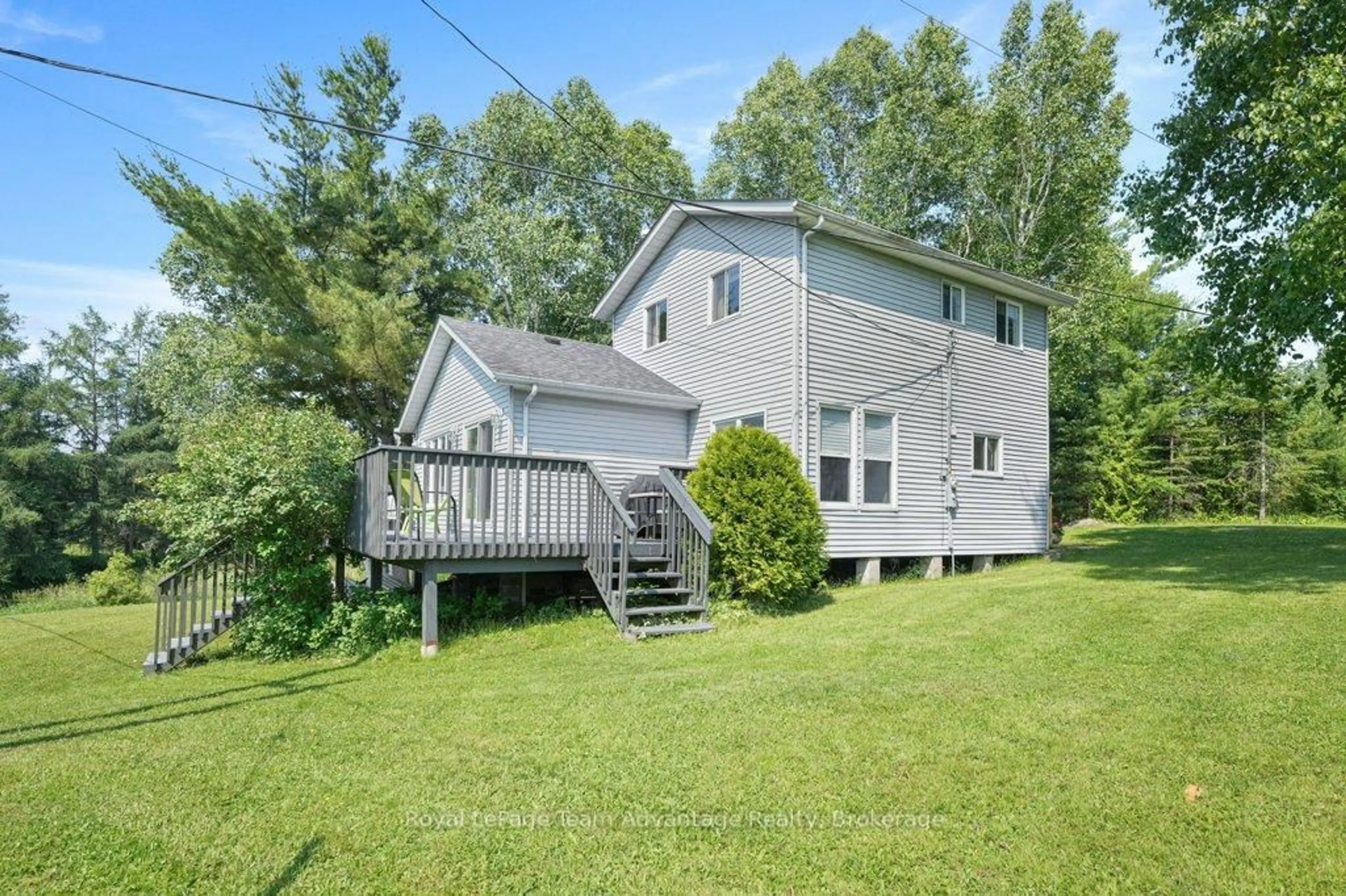 A pic from outside/outdoor area/front of a property/back of a property/a pic from drone, water/lake/river/ocean view for 11 Bears Paw, Whitestone Ontario P0A 1G0