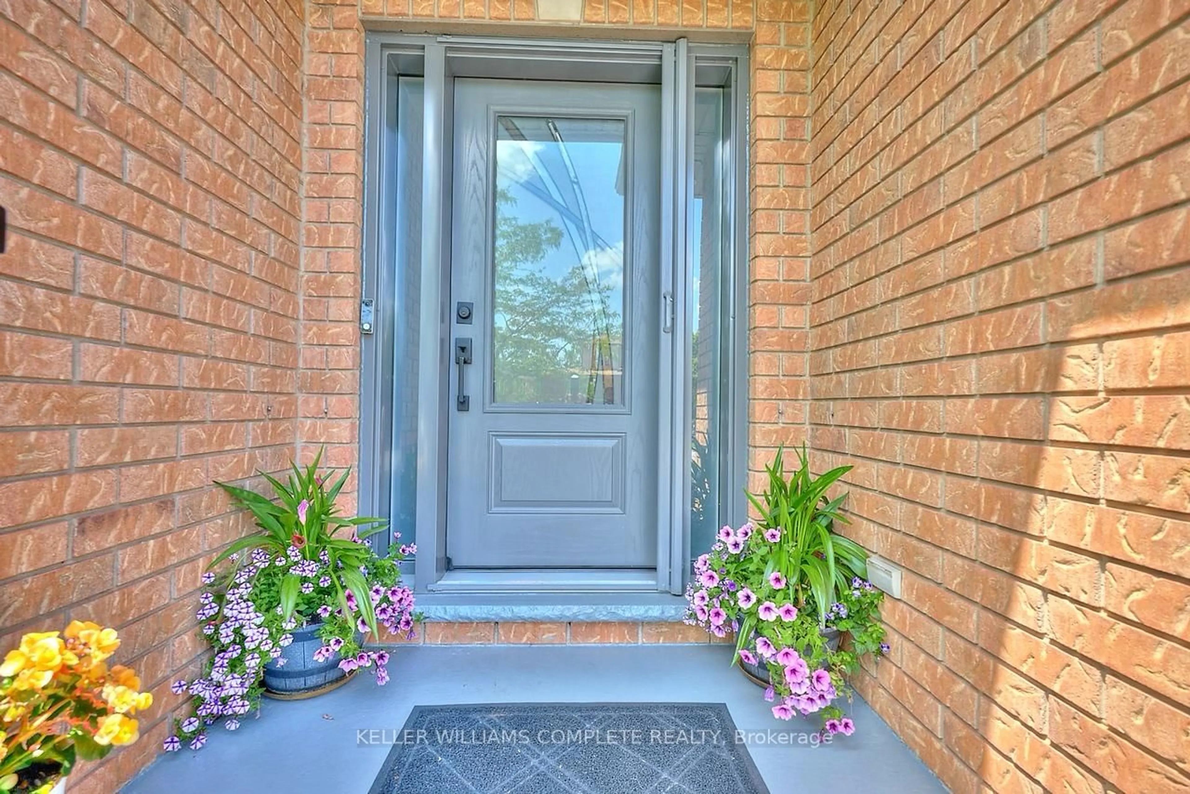 Indoor entryway for 4528 FRANCES Cres, Lincoln Ontario L3J 0E8