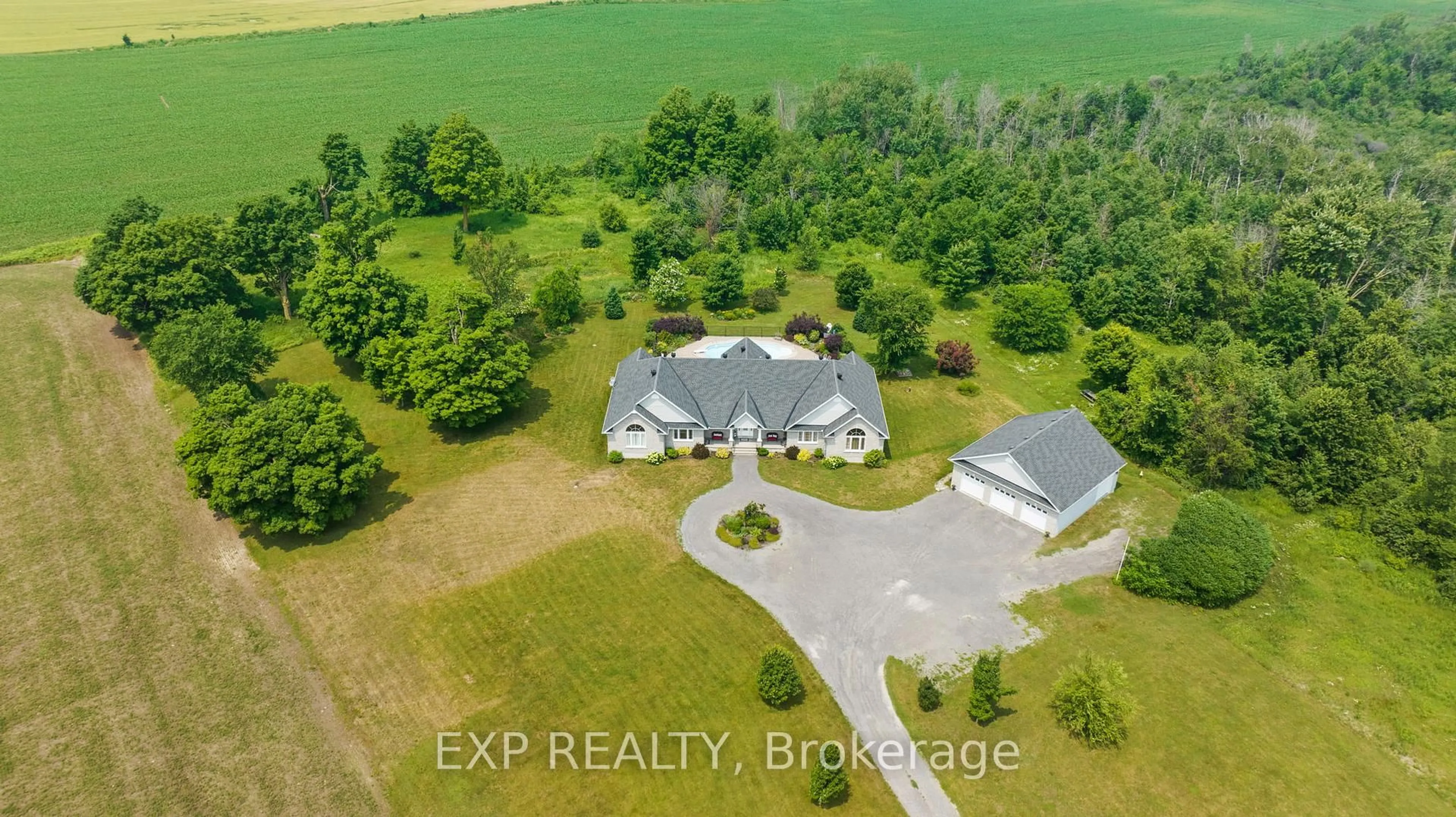 A pic from outside/outdoor area/front of a property/back of a property/a pic from drone, building for 5940 BROPHY Dr, Richmond Ontario K0A 2Z0