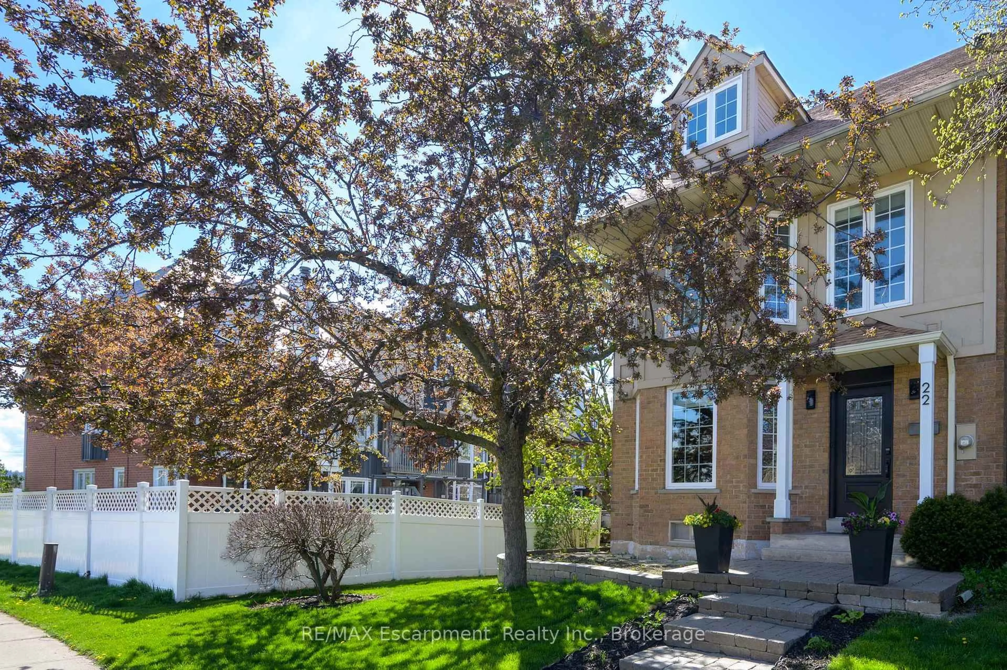 Unknown for 22 Waterford Cres, Hamilton Ontario L8E 4Z9