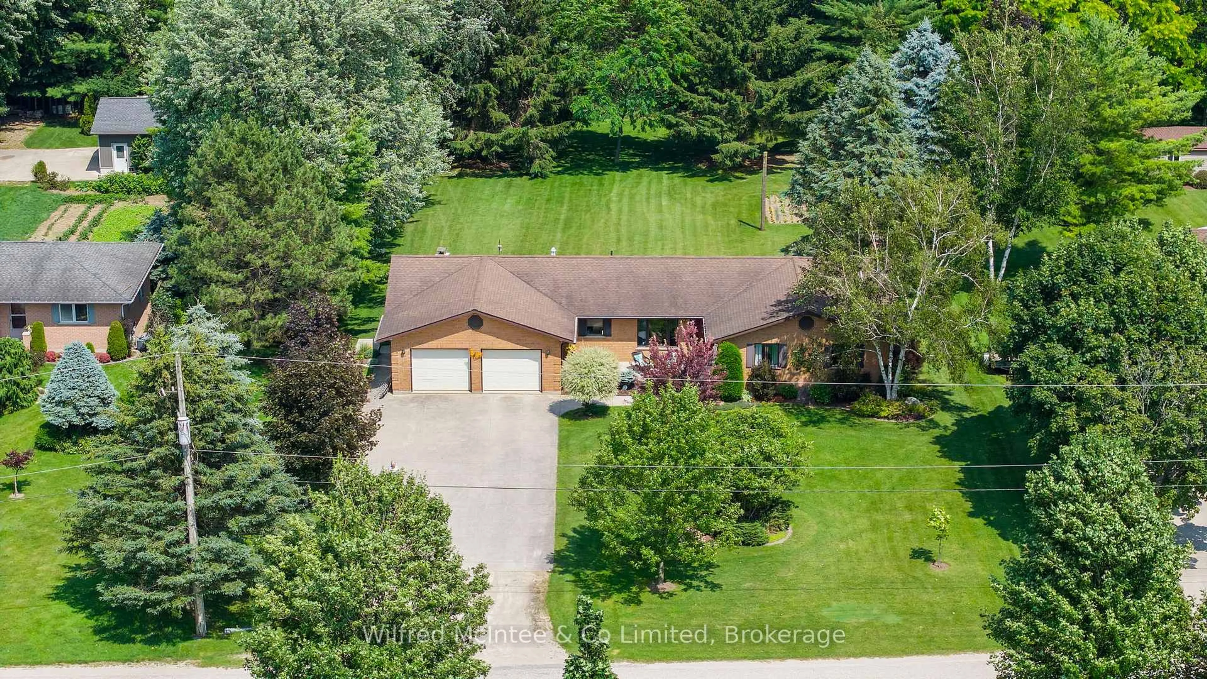 A pic from outside/outdoor area/front of a property/back of a property/a pic from drone, street for 30 Geeson Ave, Brockton Ontario N0G 2V0
