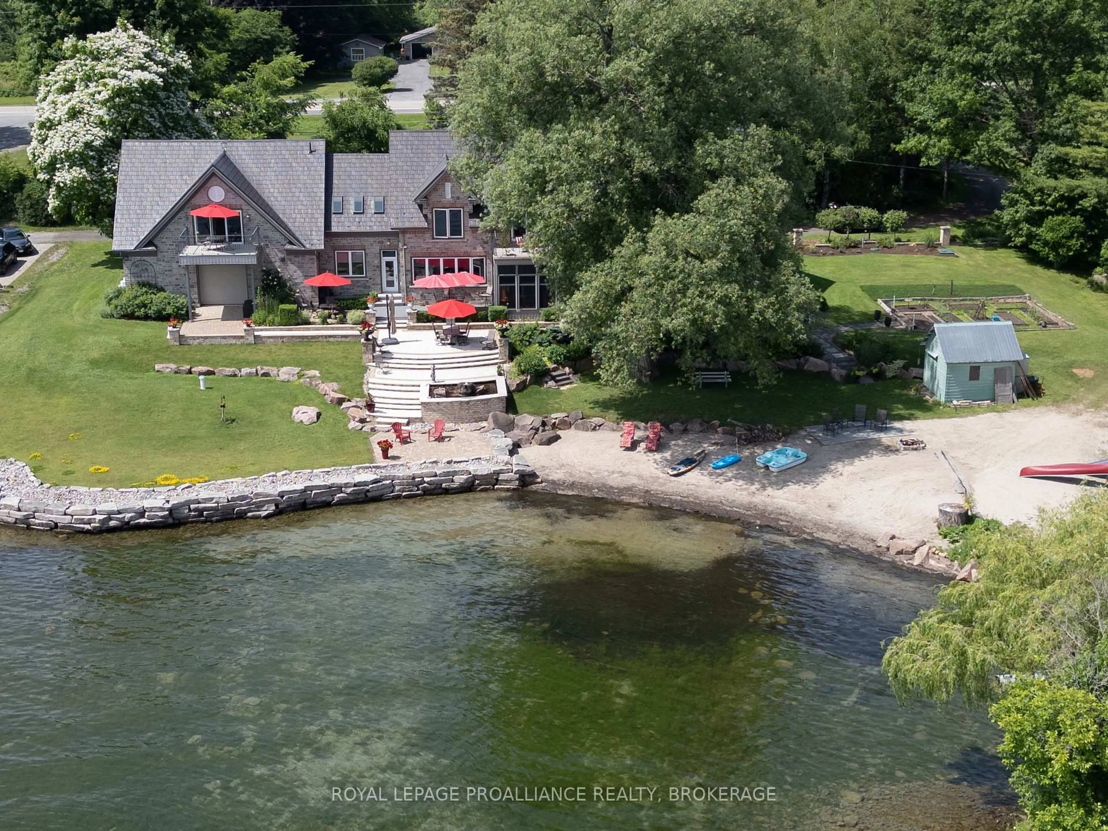 A pic from outside/outdoor area/front of a property/back of a property/a pic from drone, water/lake/river/ocean view for 147 1000 Island Pkwy, Front of Leeds & Seeleys Bay Ontario K7G 2V4