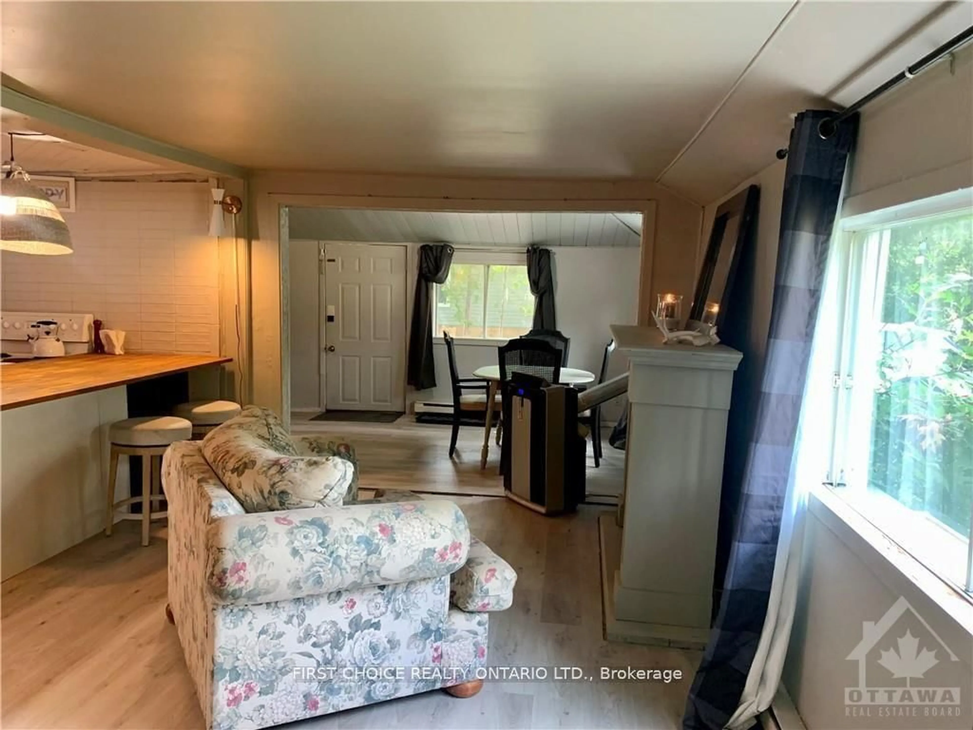 A pic of a room for 397 Bayview Dr, Ottawa Ontario K0A 3M0