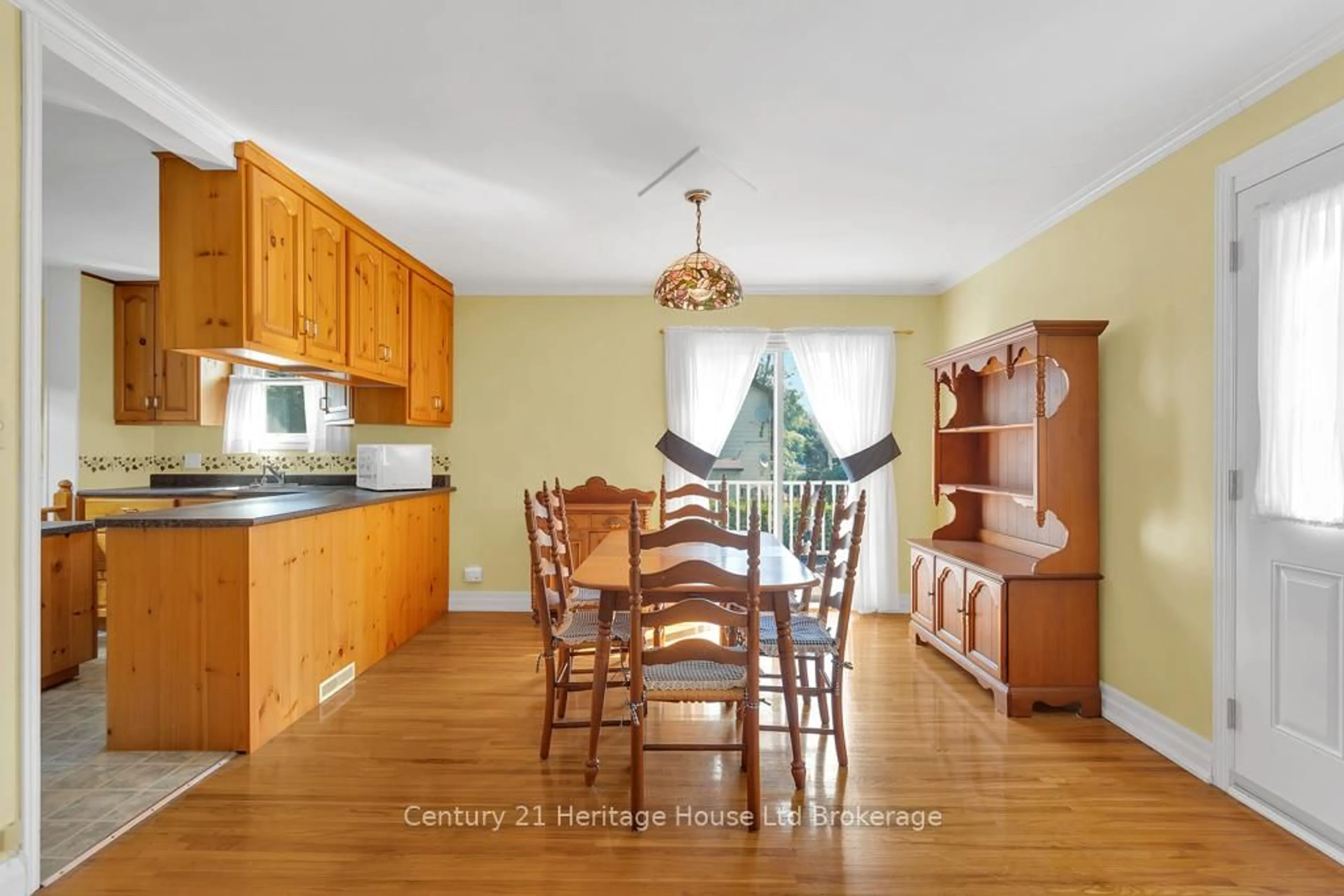 Dining room, unknown for 5 Park Ave, Tillsonburg Ontario N4G 3N5