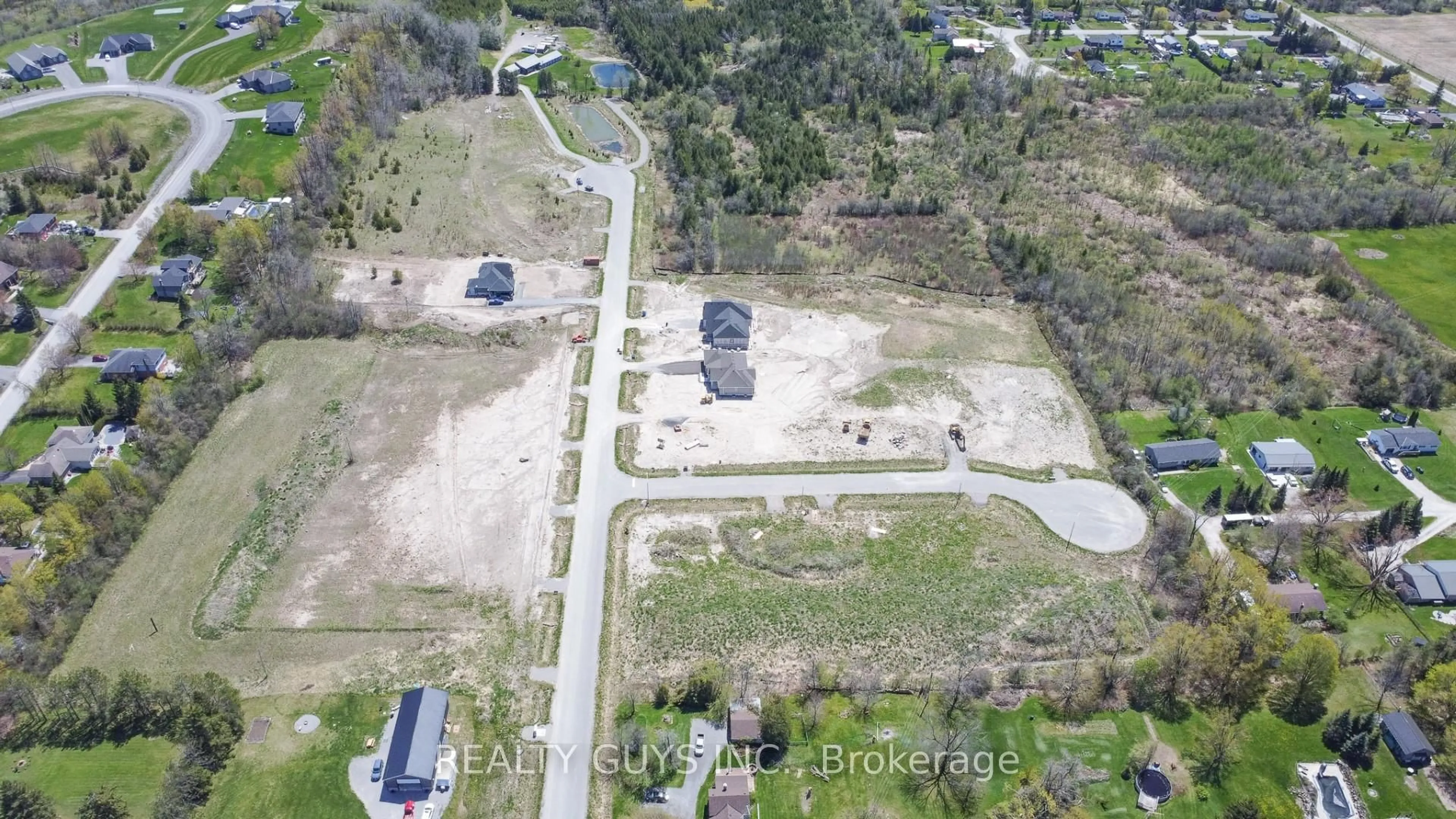 A pic from outside/outdoor area/front of a property/back of a property/a pic from drone, street for 2418 GWENDOLYN Crt, Cavan Monaghan Ontario L0A 1C0