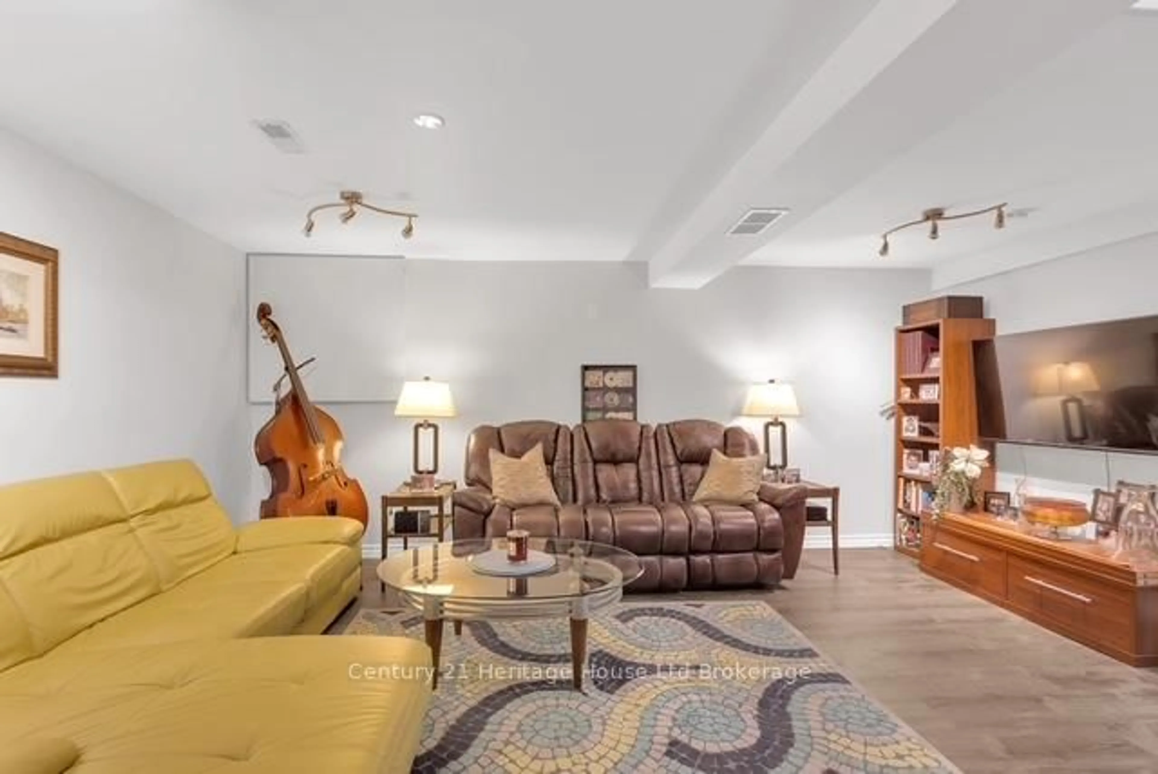 Living room with furniture, unknown for 181 Thames St, Ingersoll Ontario N5C 3E1