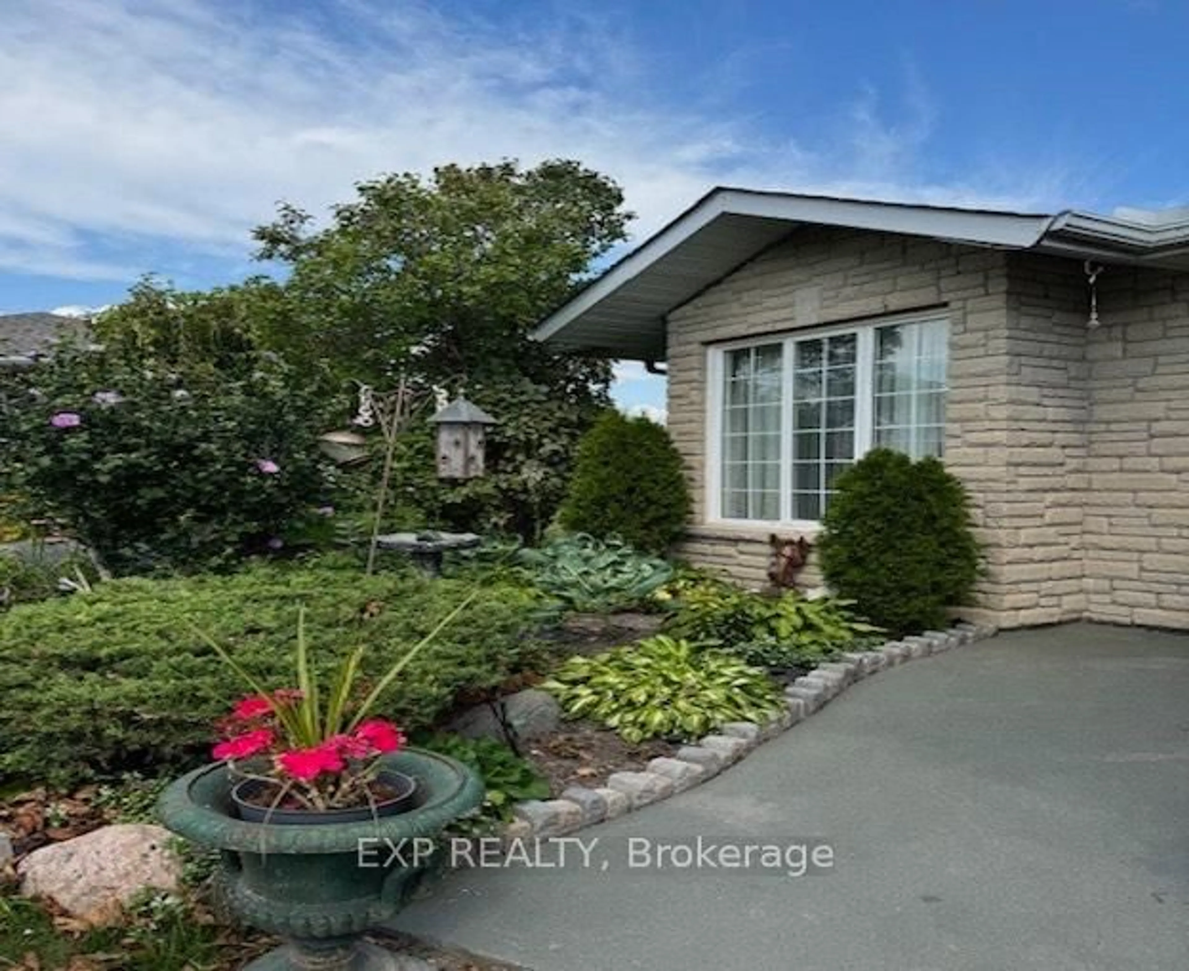 Unknown for 680 Trailview Dr, Peterborough South Ontario K9J 8P1