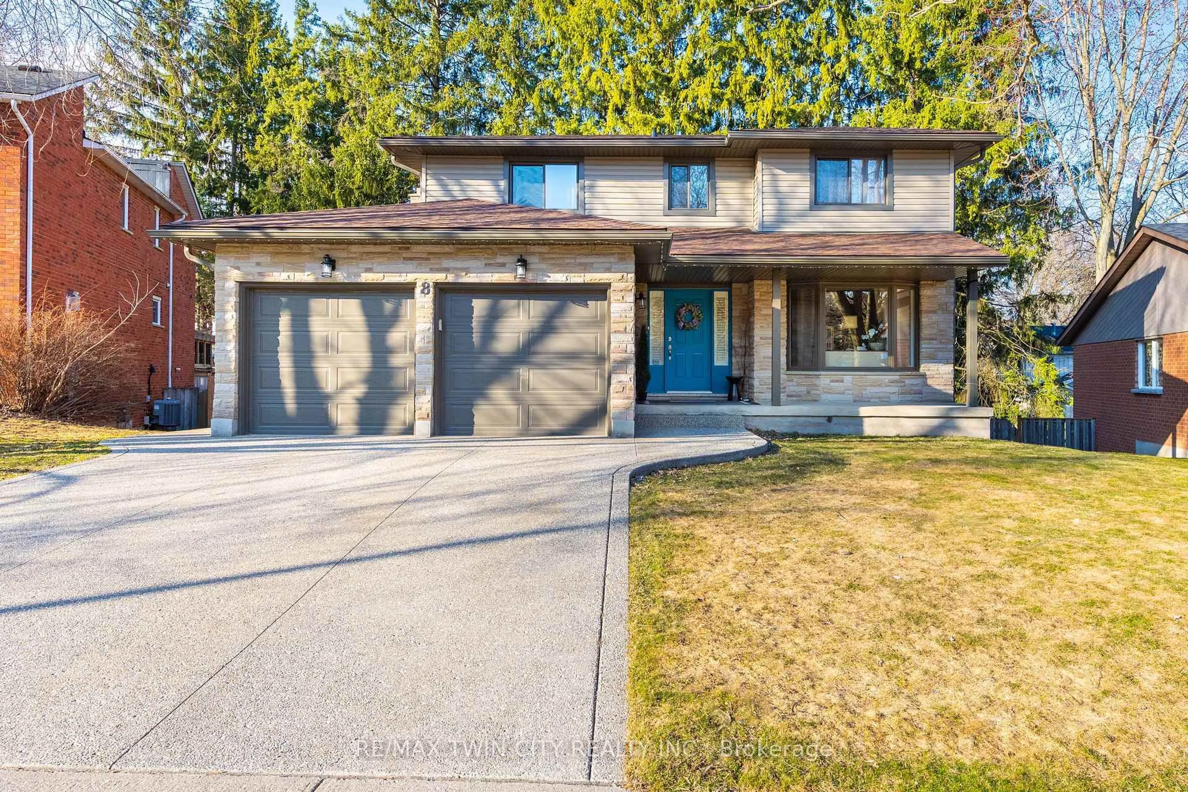 Home with brick exterior material, street for 8 Mill View St, Kitchener Ontario N2P 1W7