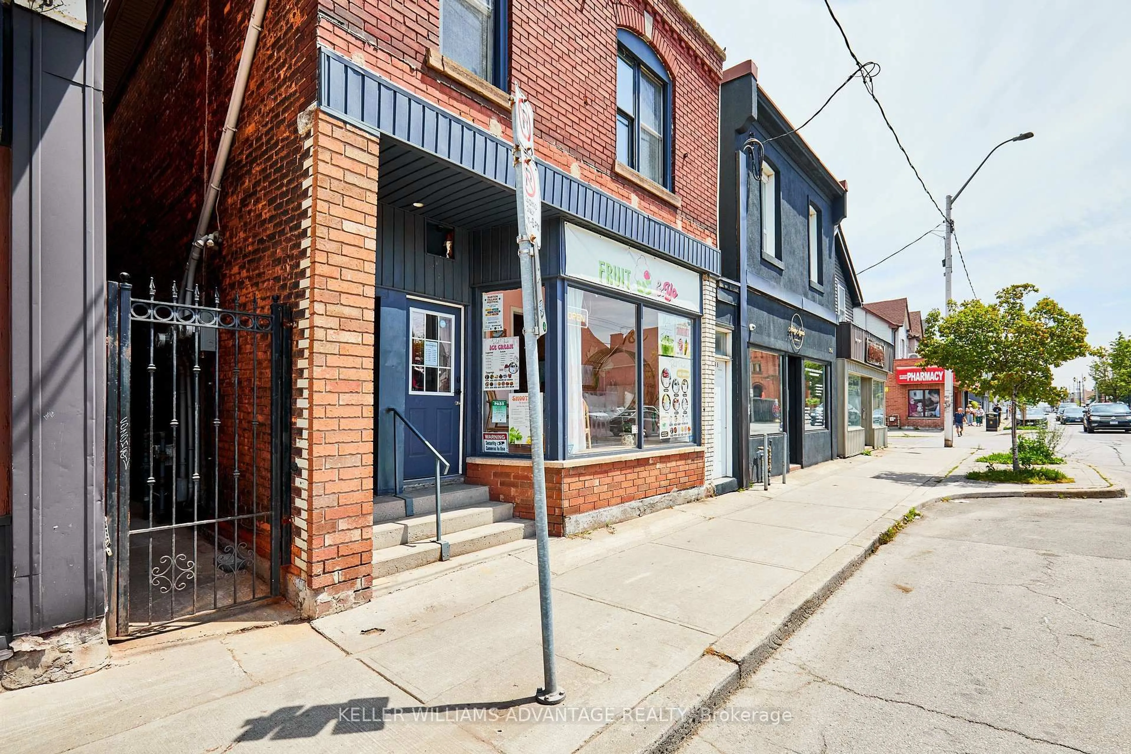 Home with brick exterior material, street for 363 Barton St, Hamilton Ontario L8L 2X8