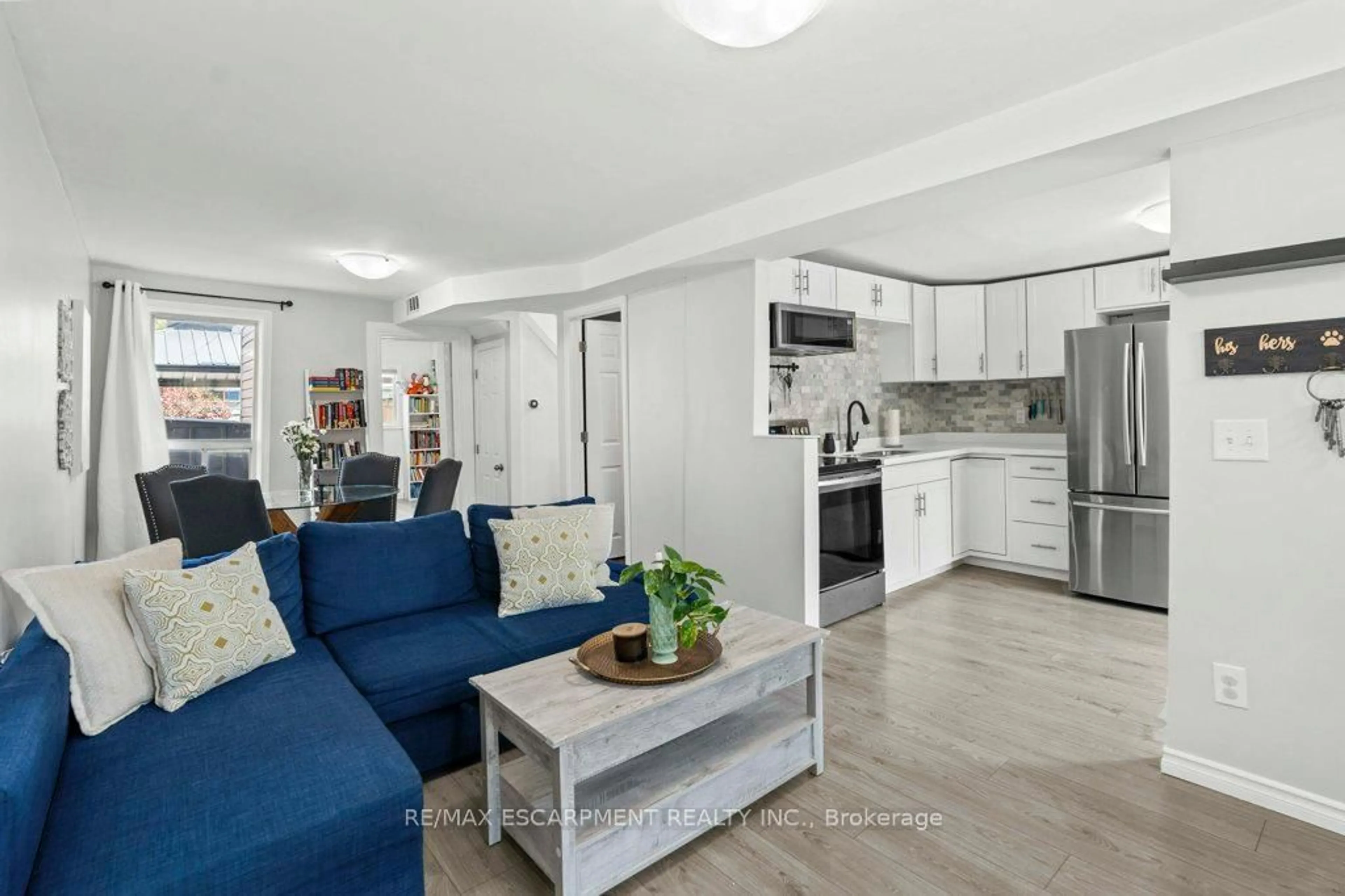 Open concept kitchen, unknown for 9 Hope Ave, Hamilton Ontario L8H 2E1