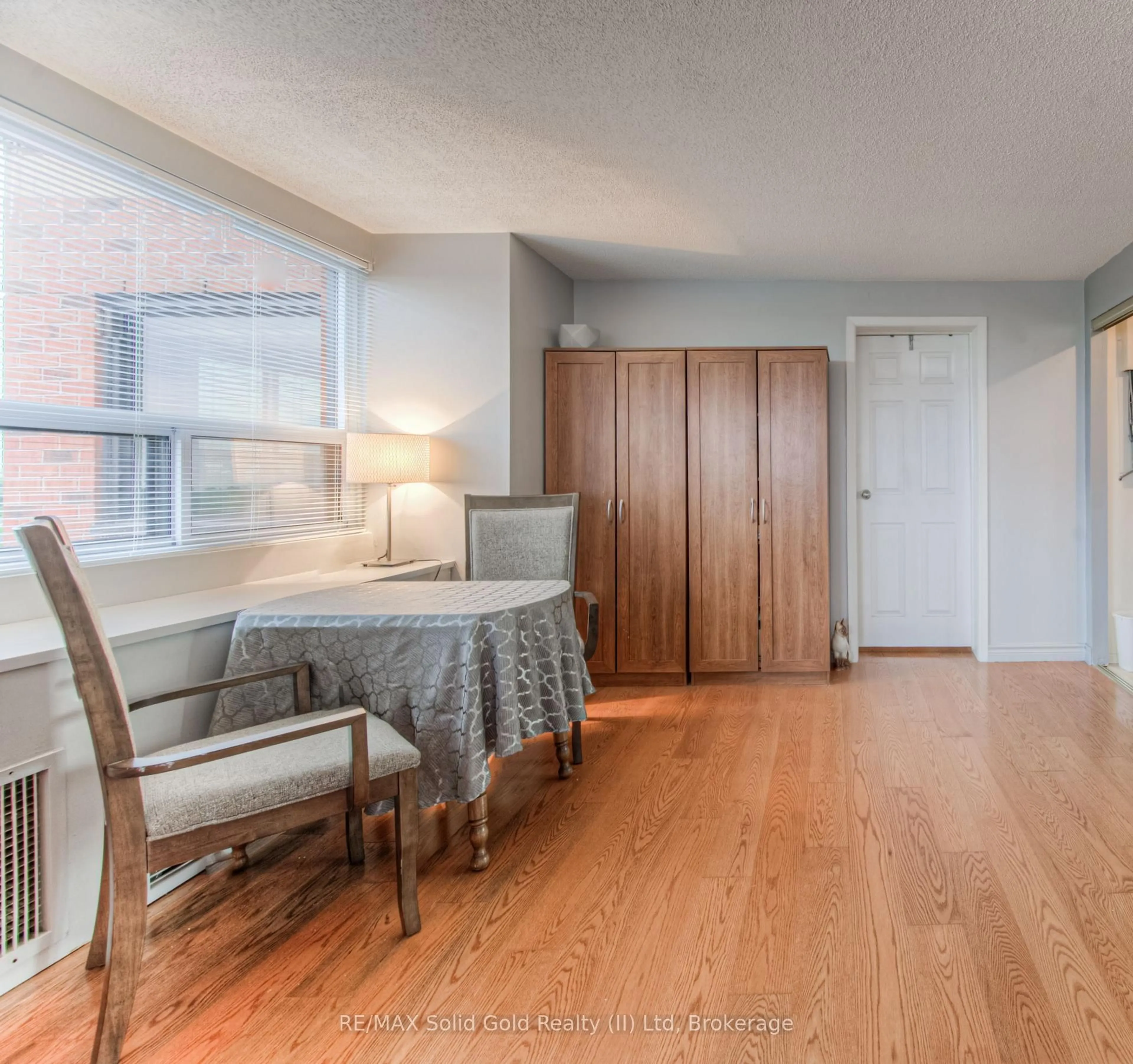 A pic of a room for 20 Ellen St #611, Kitchener Ontario N2H 6R7