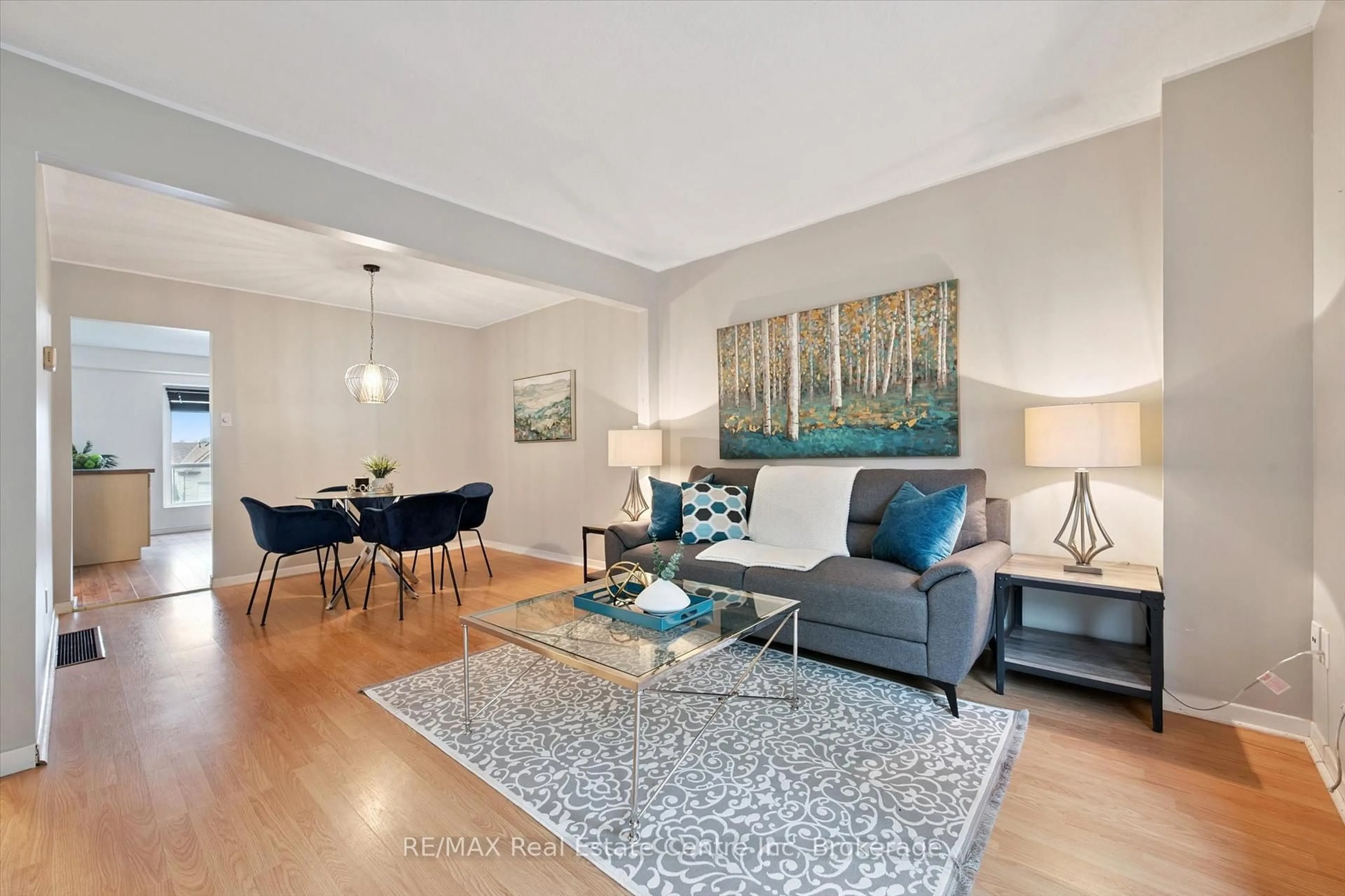 Living room with furniture, unknown for 107 Dovercliffe Rd, Guelph Ontario N1G 3A5