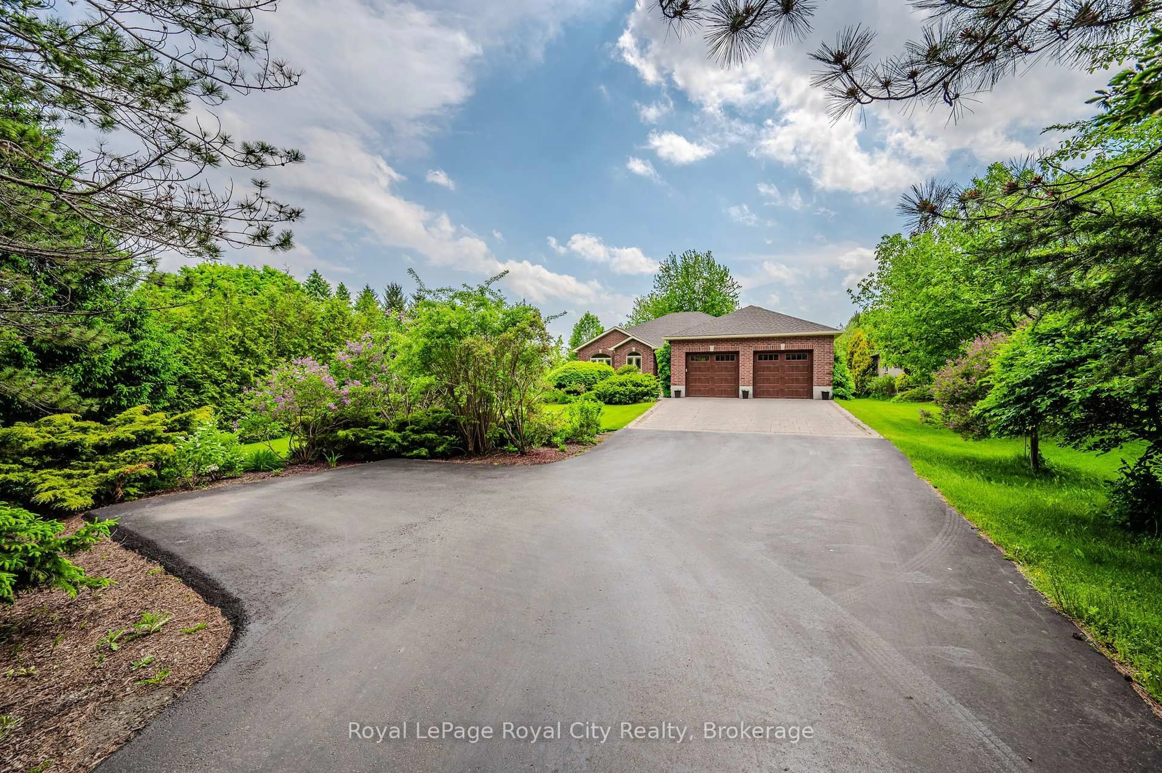 A pic from outside/outdoor area/front of a property/back of a property/a pic from drone, water/lake/river/ocean view for 953 St David St, Centre Wellington Ontario N1M 2W3