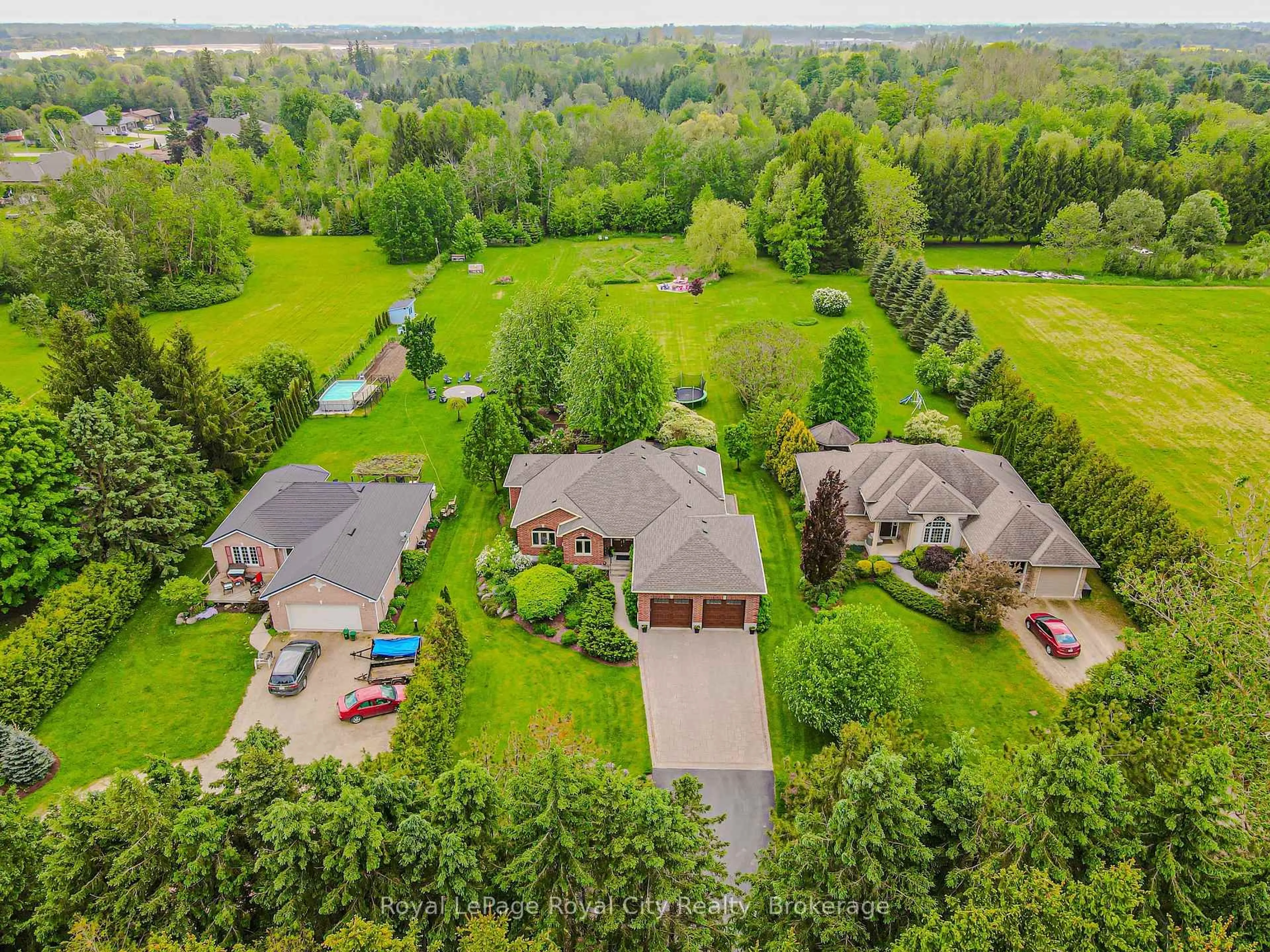 A pic from outside/outdoor area/front of a property/back of a property/a pic from drone, water/lake/river/ocean view for 953 St David St, Centre Wellington Ontario N1M 2W3