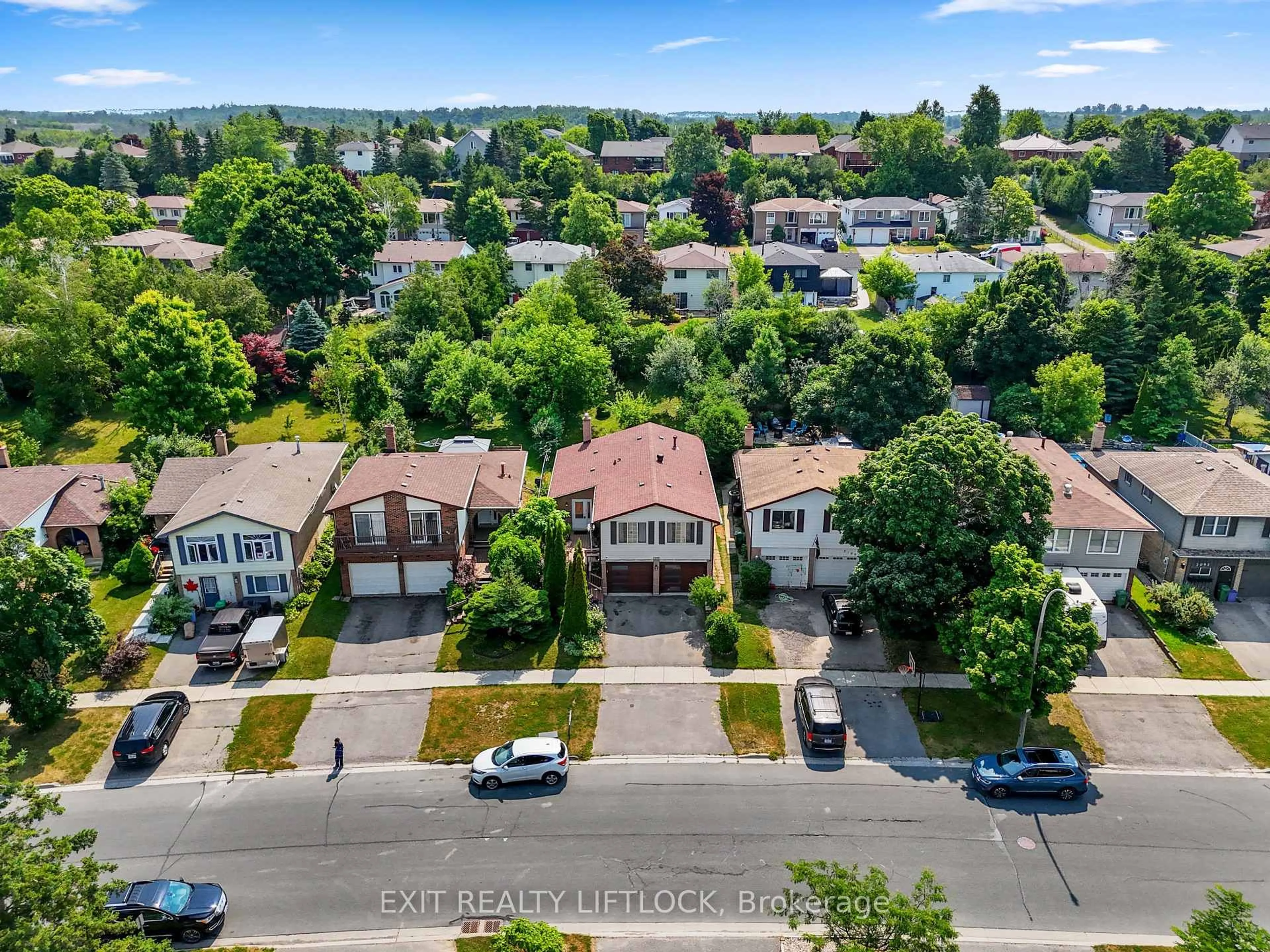 A pic from outside/outdoor area/front of a property/back of a property/a pic from drone, street for 2102 Walker Ave, Peterborough Ontario K9L 1S1