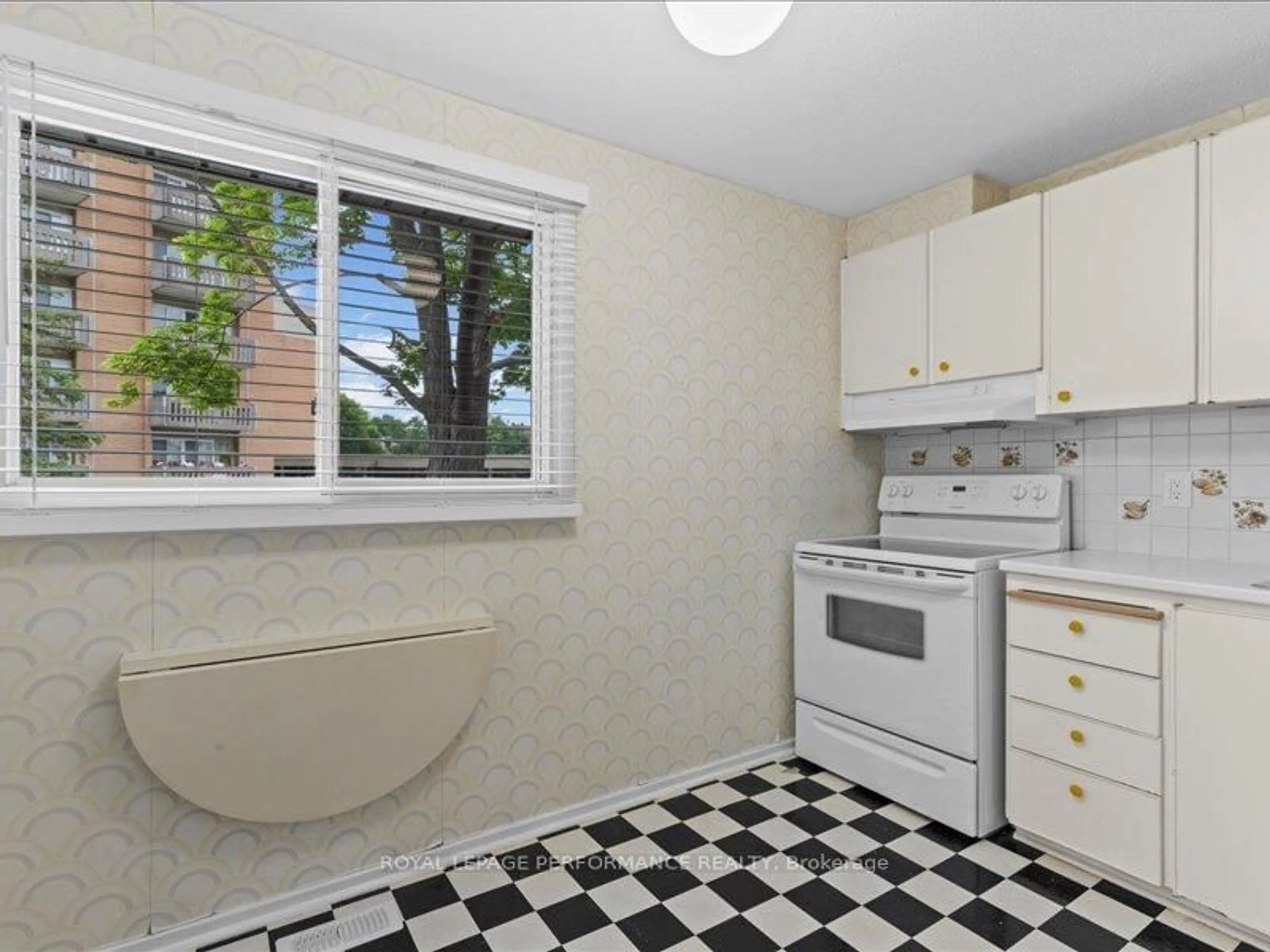 Standard kitchen, ceramic/tile floor for 1512 Lassiter Terr #167, Ottawa Ontario K1J 8N4