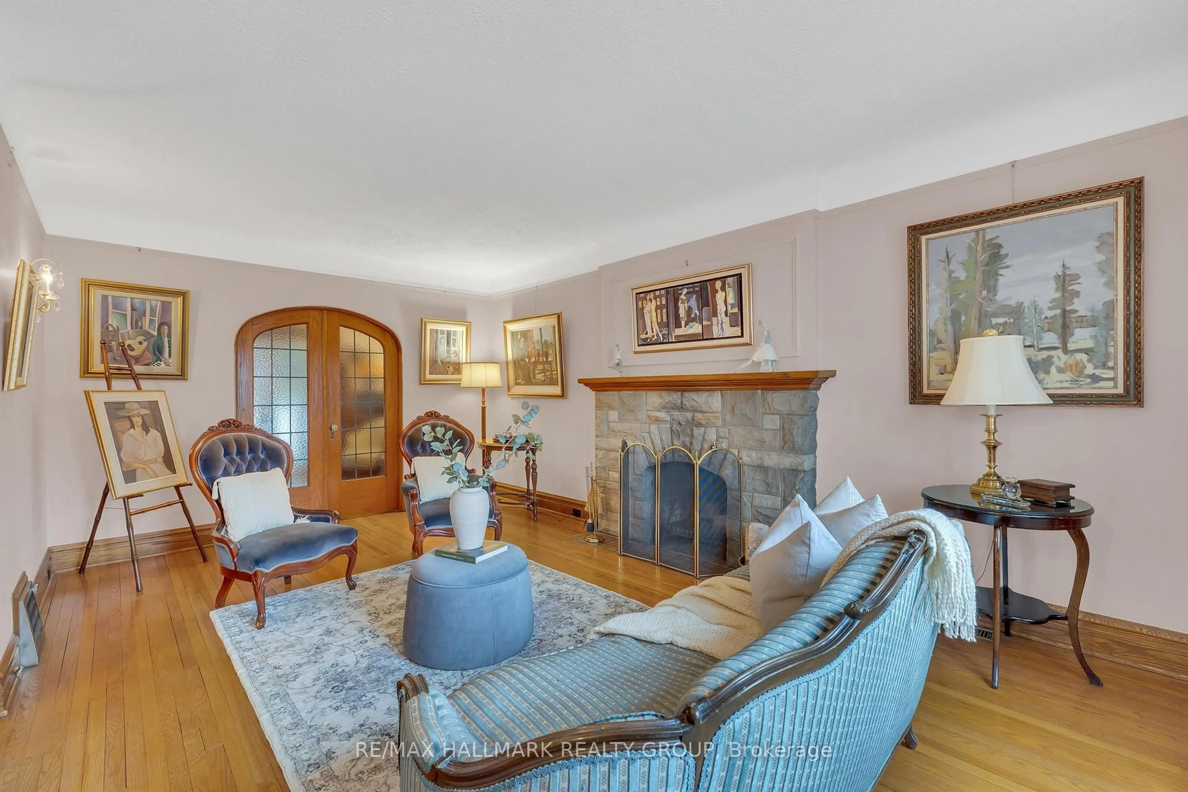 Living room with furniture, unknown for 396 Huron Ave, Ottawa Ontario K1Y 0X1