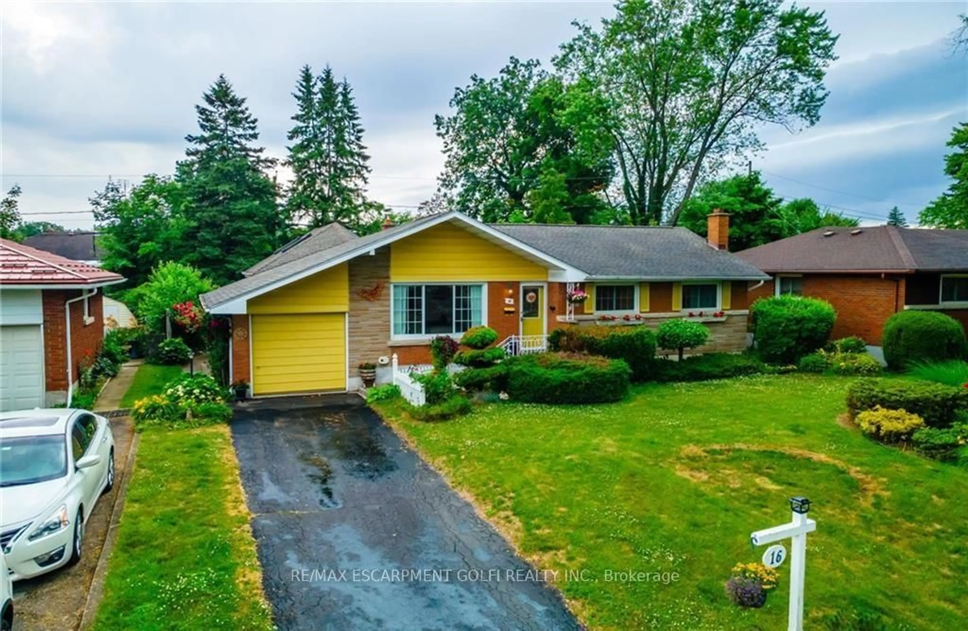 Unknown for 16 Glendale Dr, Welland Ontario L3C 4Y6