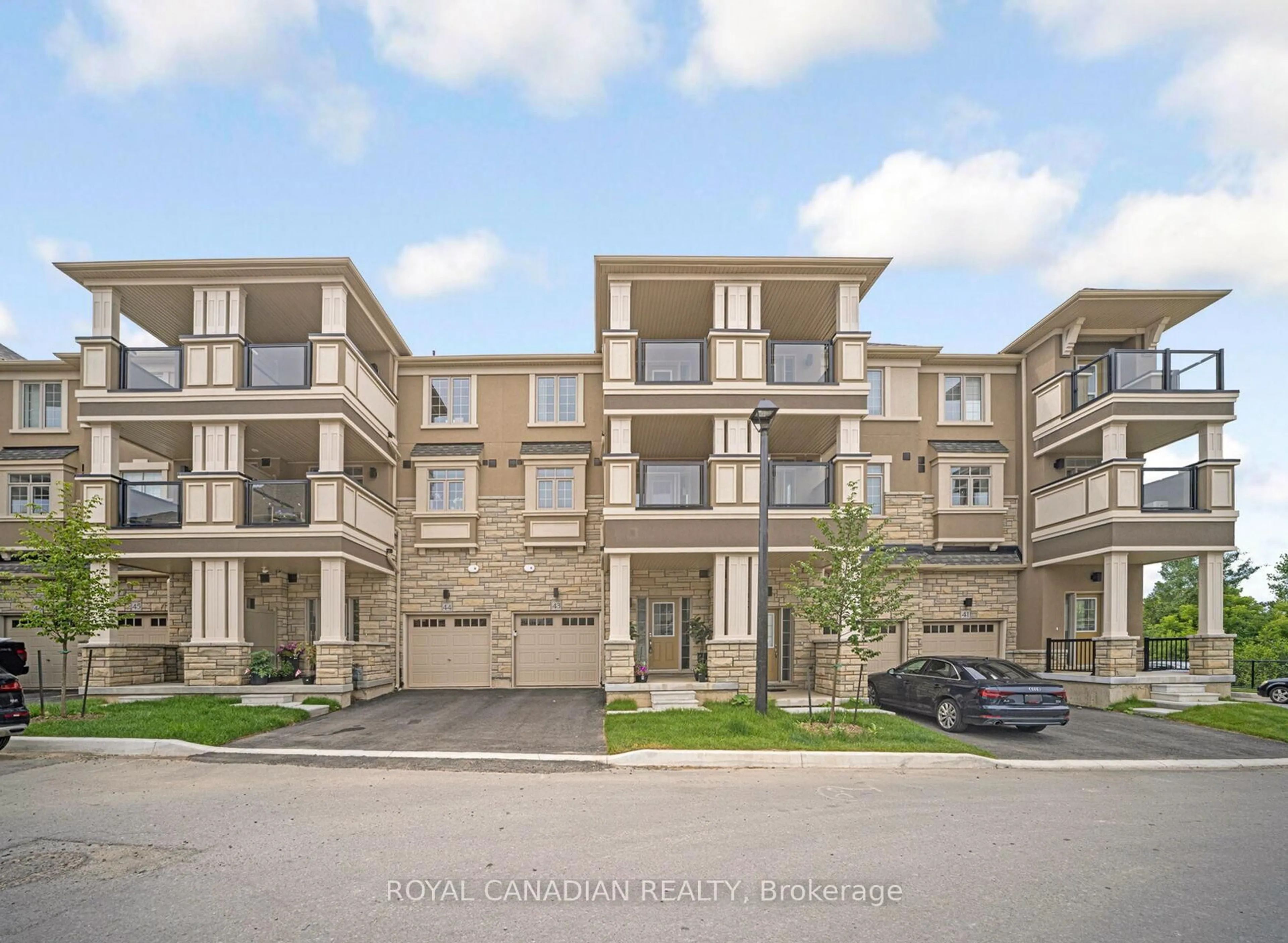 A pic from outside/outdoor area/front of a property/back of a property/a pic from drone, unknown for 305 Garner Rd #43, Hamilton Ontario L9G 3K9