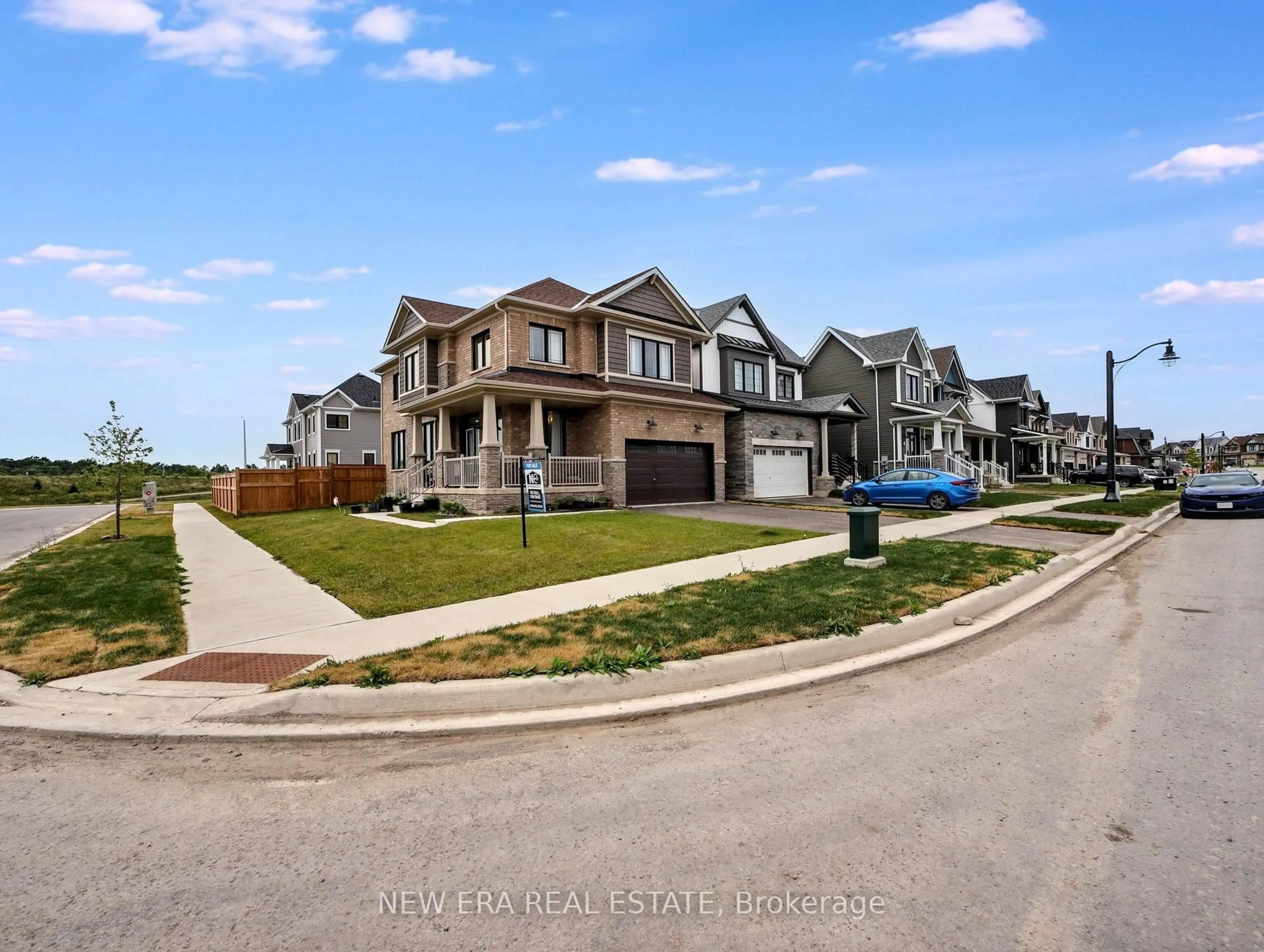A pic from outside/outdoor area/front of a property/back of a property/a pic from drone, street for 237 Eastbridge Ave, Welland Ontario L3B 0M7