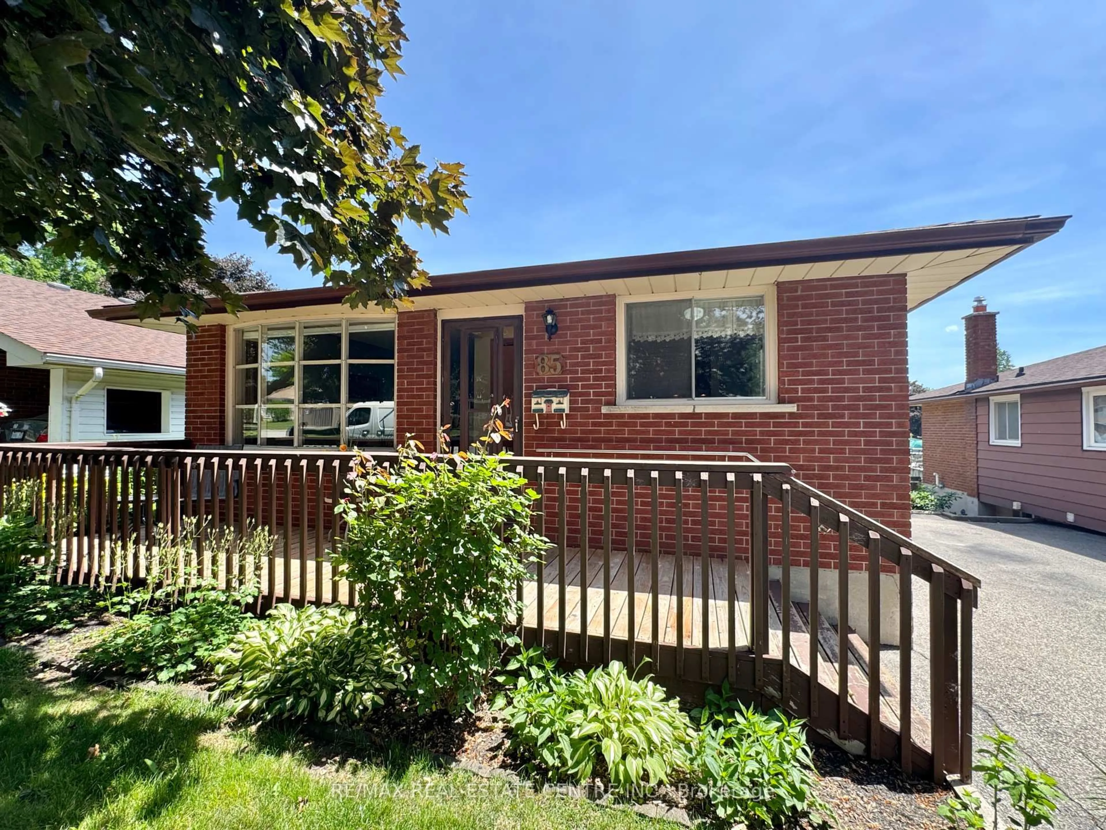 Home with brick exterior material, street for 85 Lowrey Ave, Cambridge Ontario N1R 4Z7