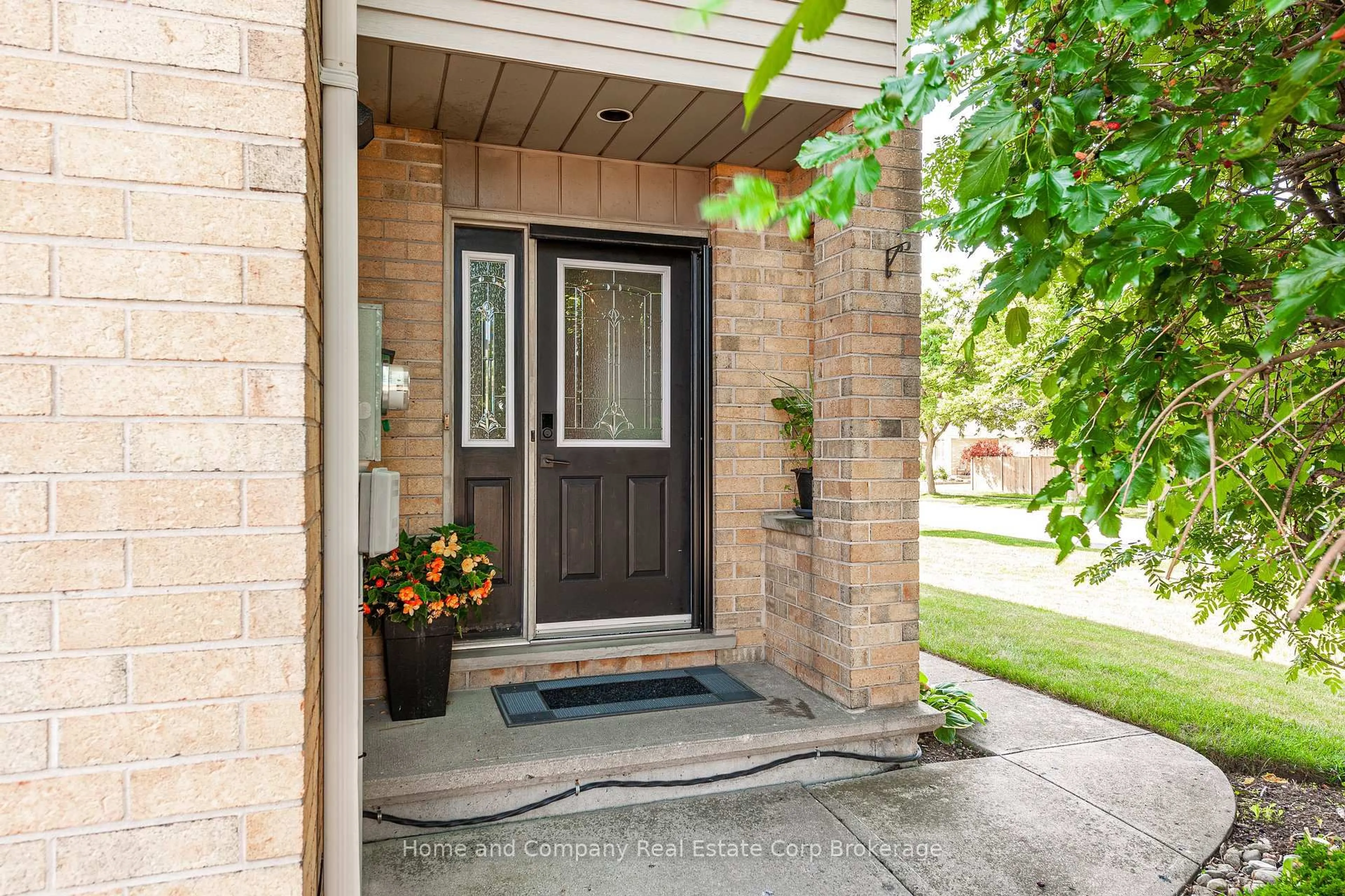 Indoor entryway for 421 Greenwood Dr, Stratford Ontario N5A 7S7