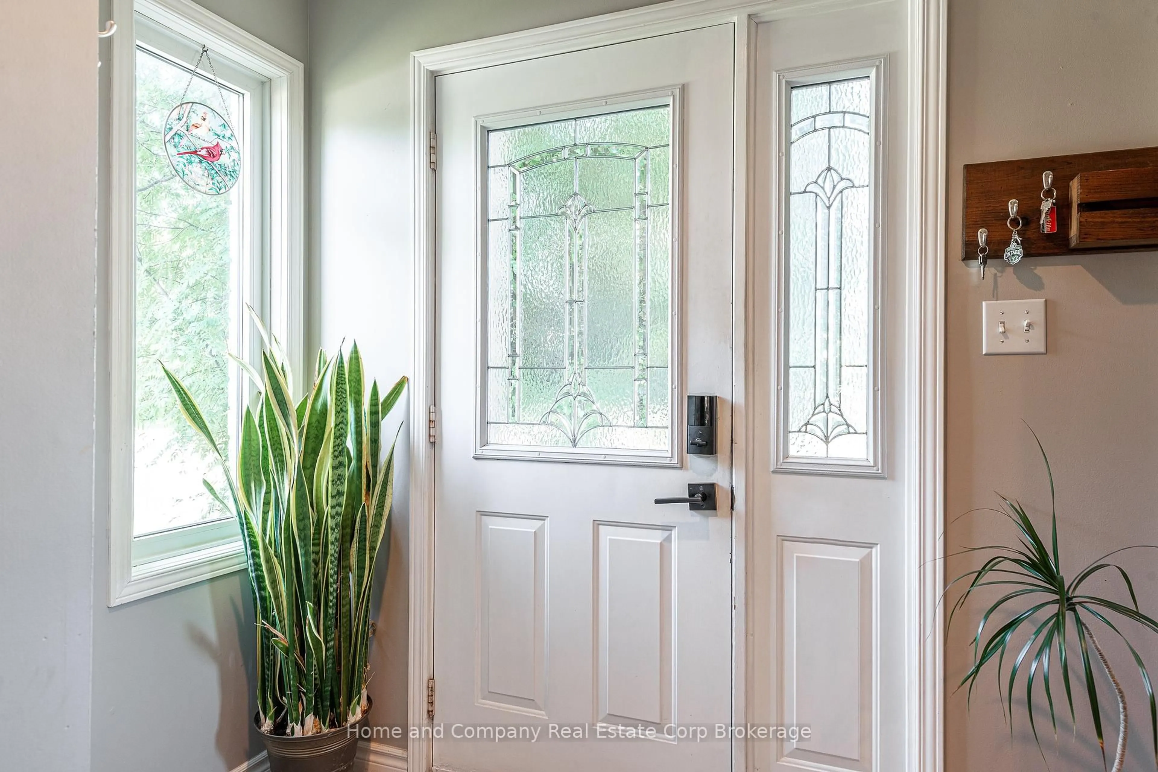 Indoor entryway for 421 Greenwood Dr, Stratford Ontario N5A 7S7